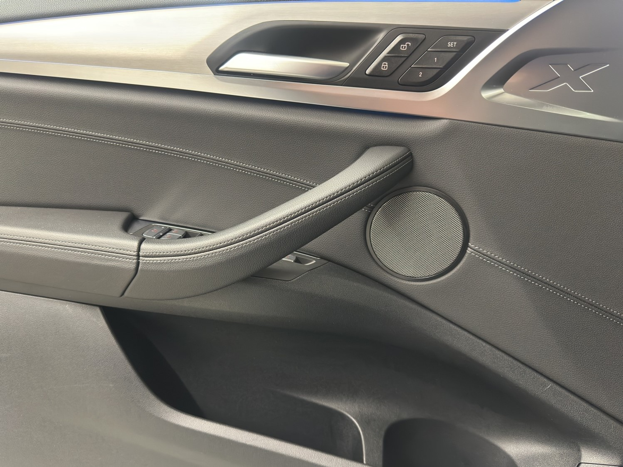 listing desktop thumbnail image 11