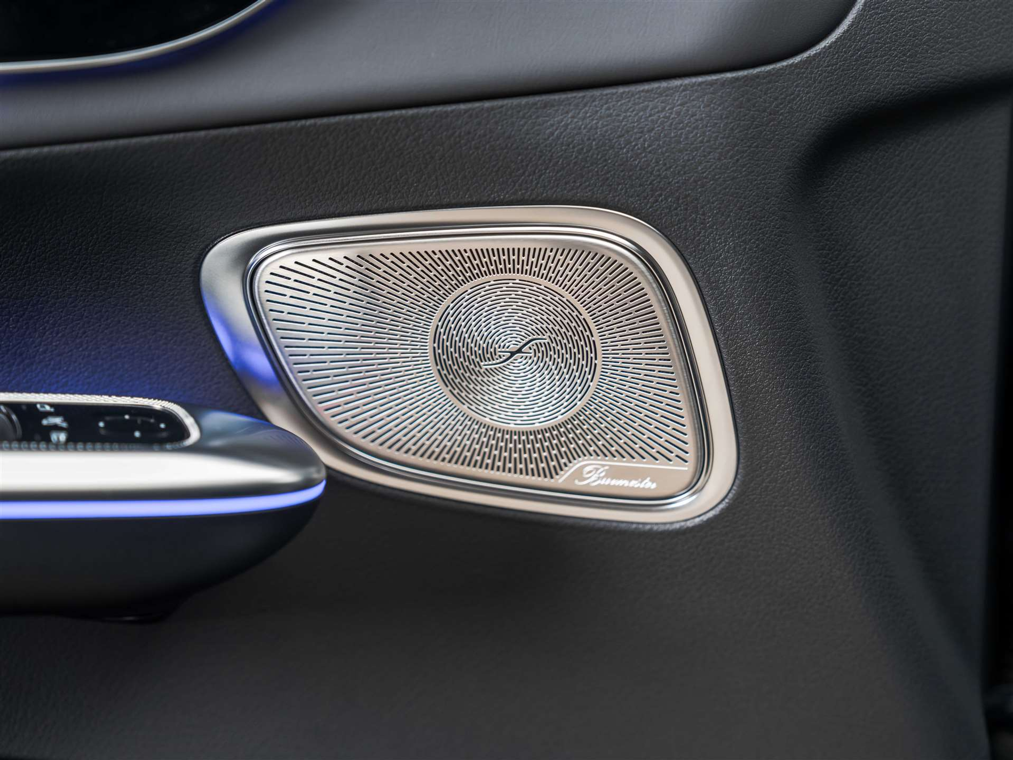 listing desktop thumbnail image 25