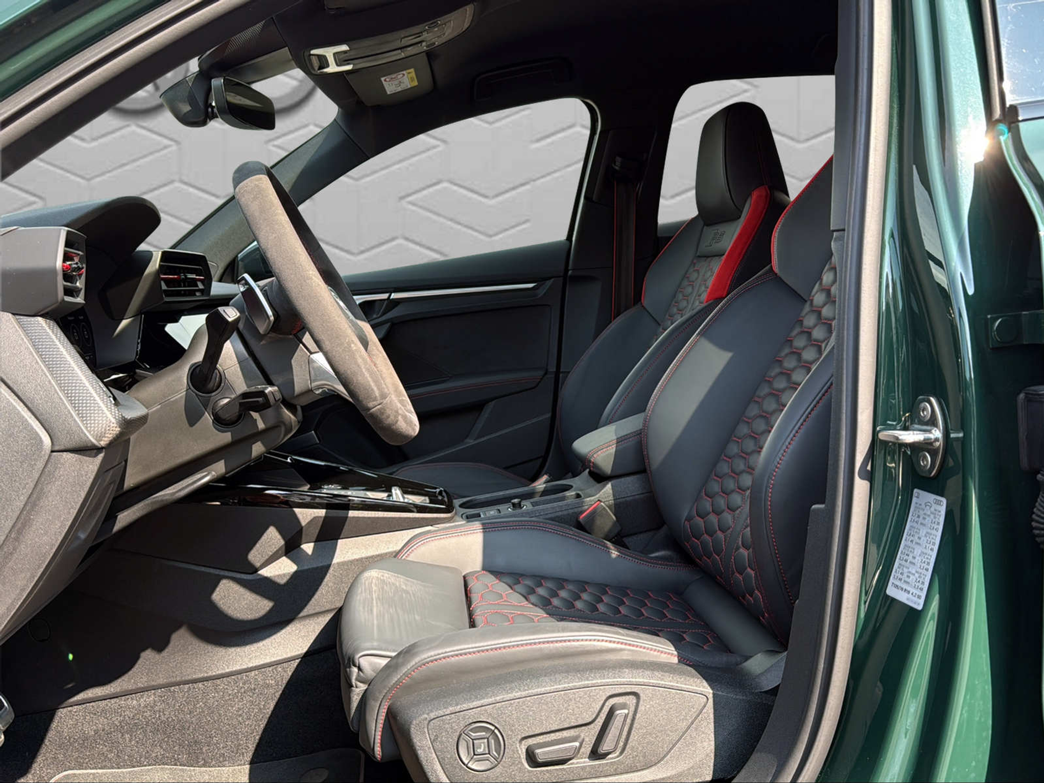 listing desktop thumbnail image 6