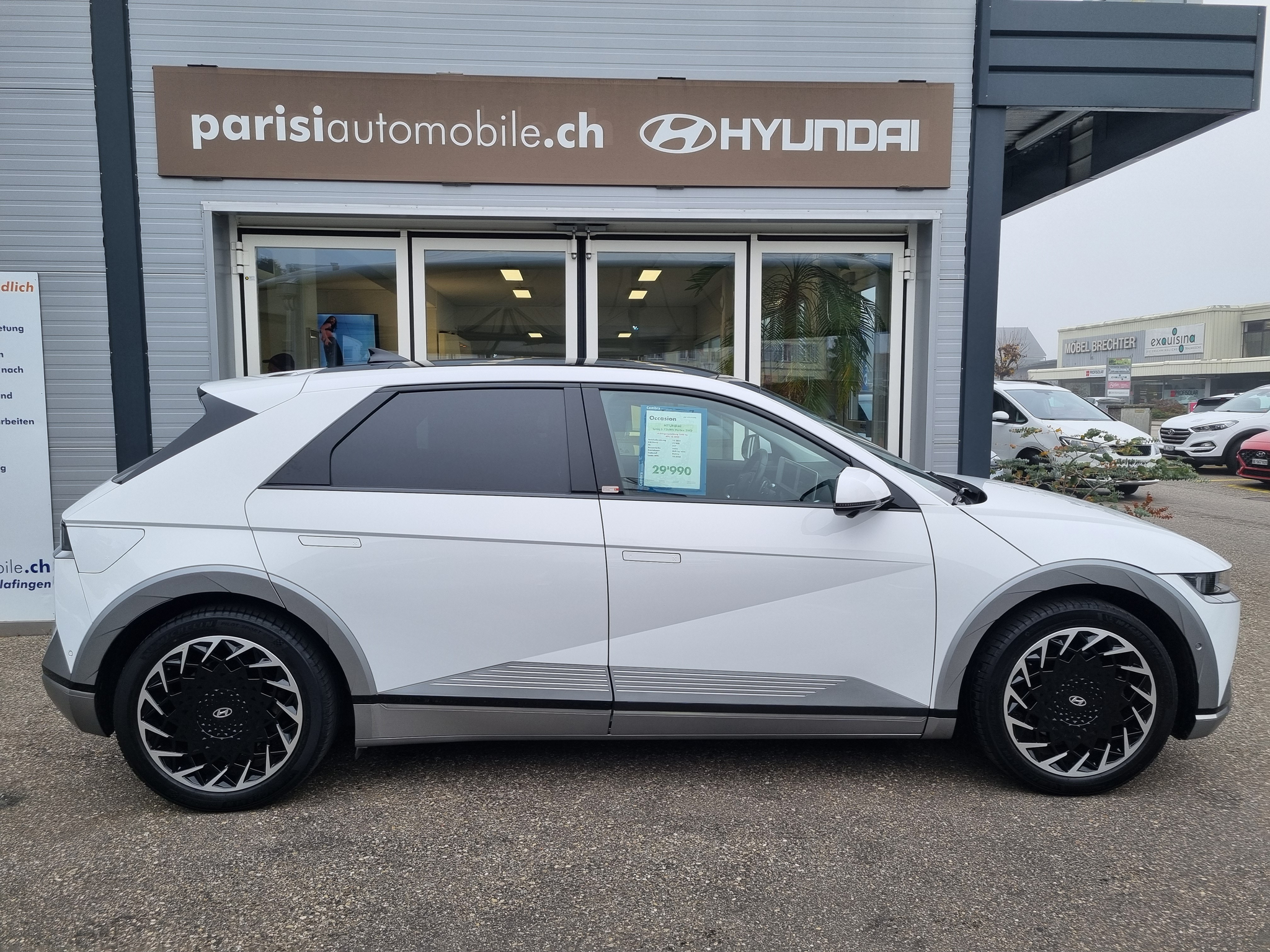 listing desktop thumbnail image 3