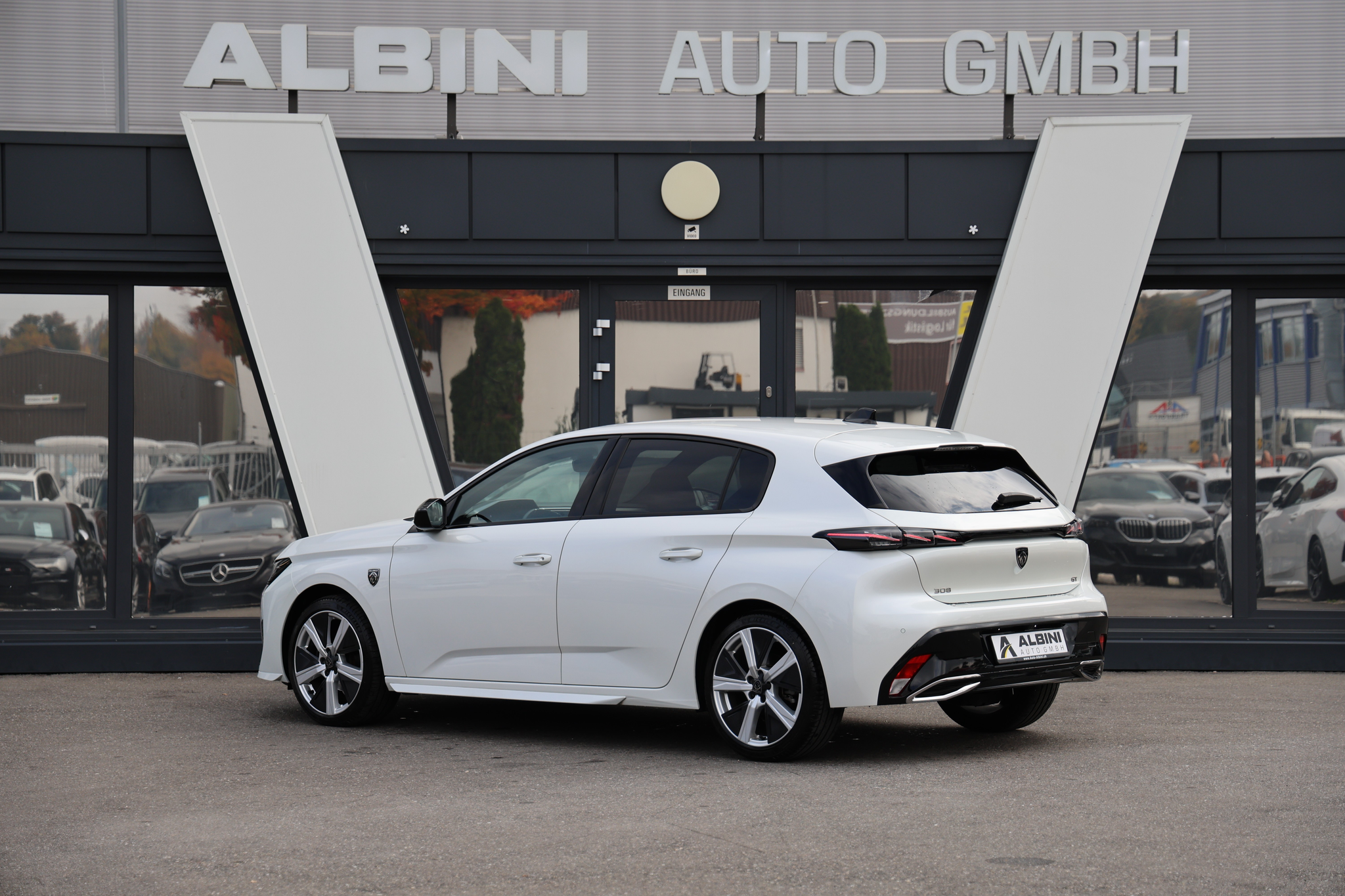 listing desktop thumbnail image 3