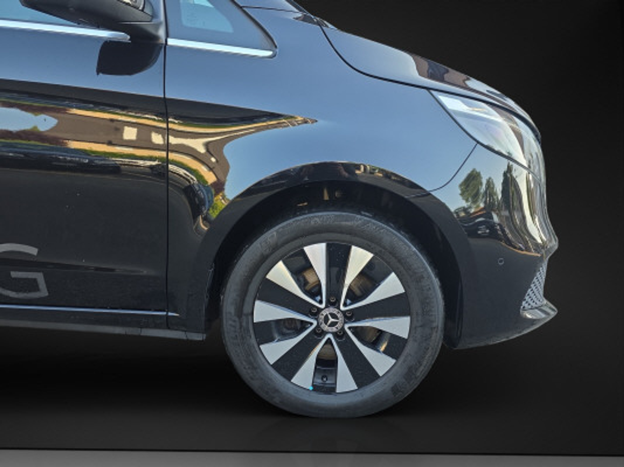 listing desktop thumbnail image 5