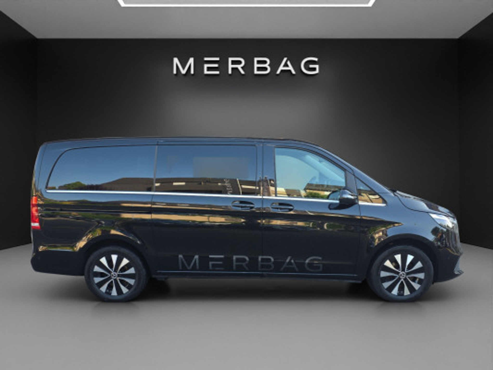 listing desktop thumbnail image 2