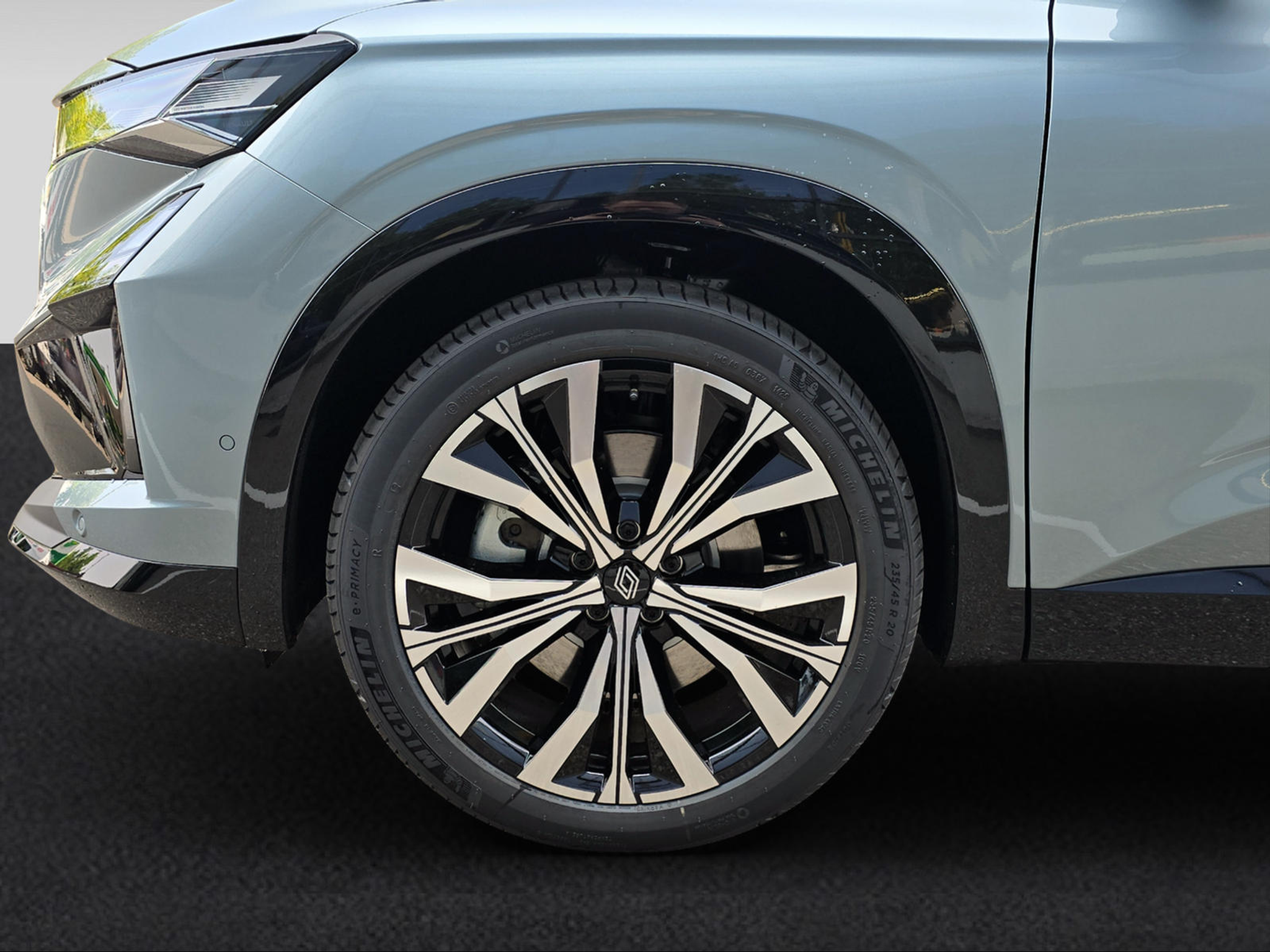 listing desktop thumbnail image 7