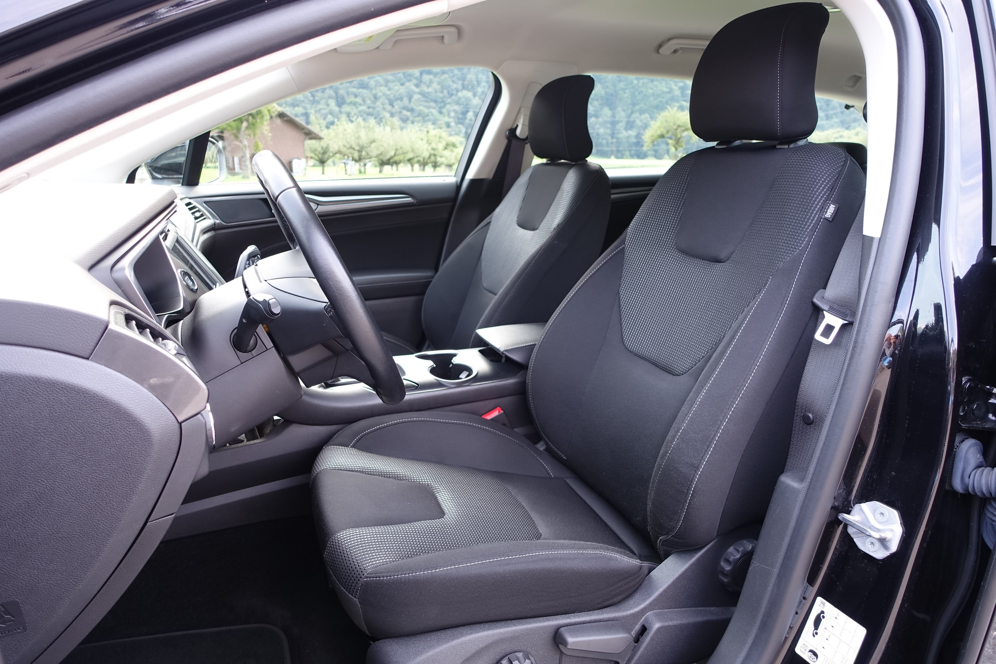 listing desktop thumbnail image 15