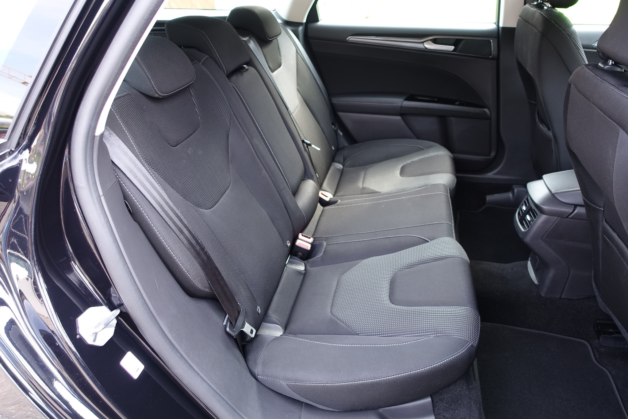 listing desktop thumbnail image 17