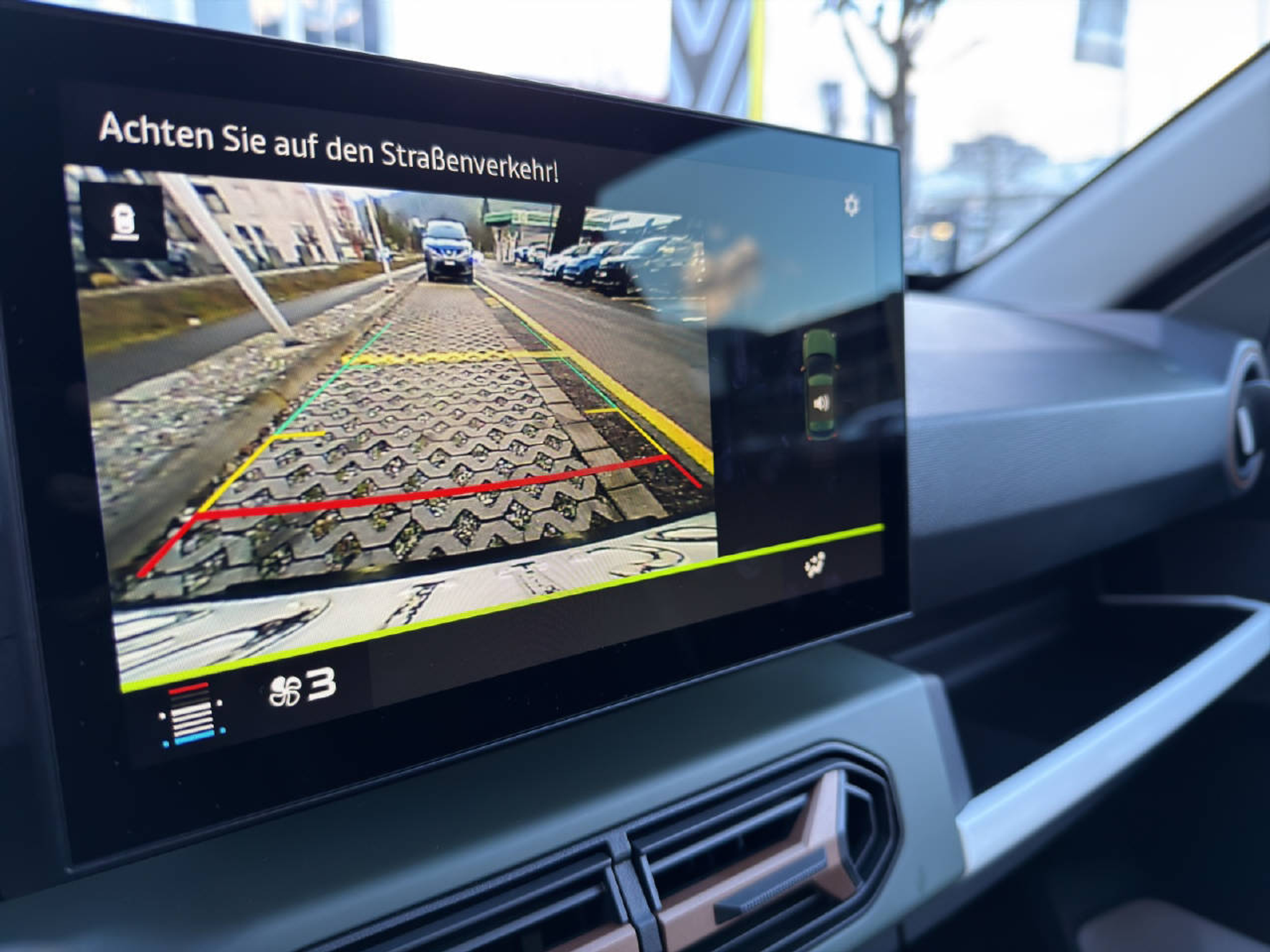 listing desktop thumbnail image 5