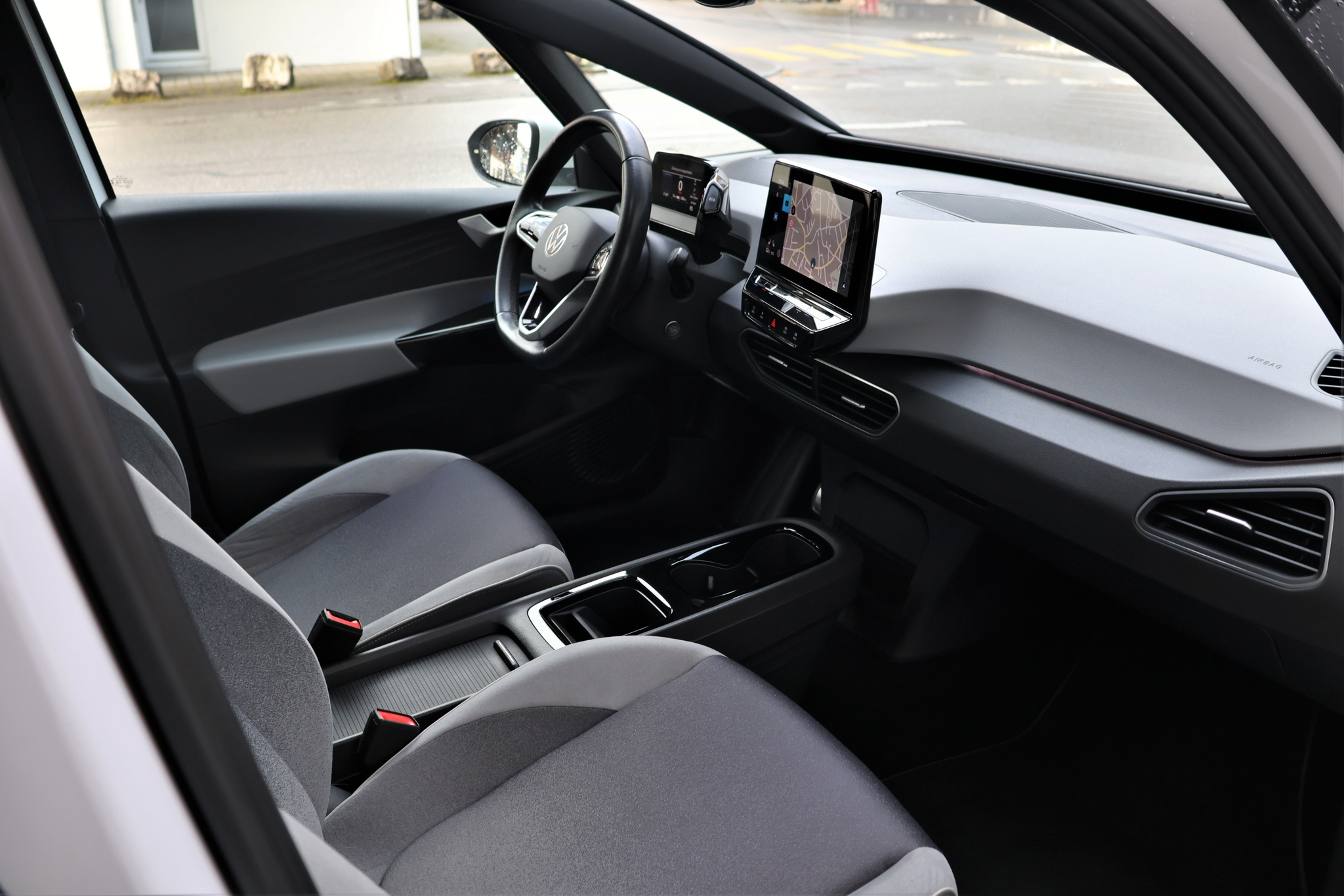 listing desktop thumbnail image 15