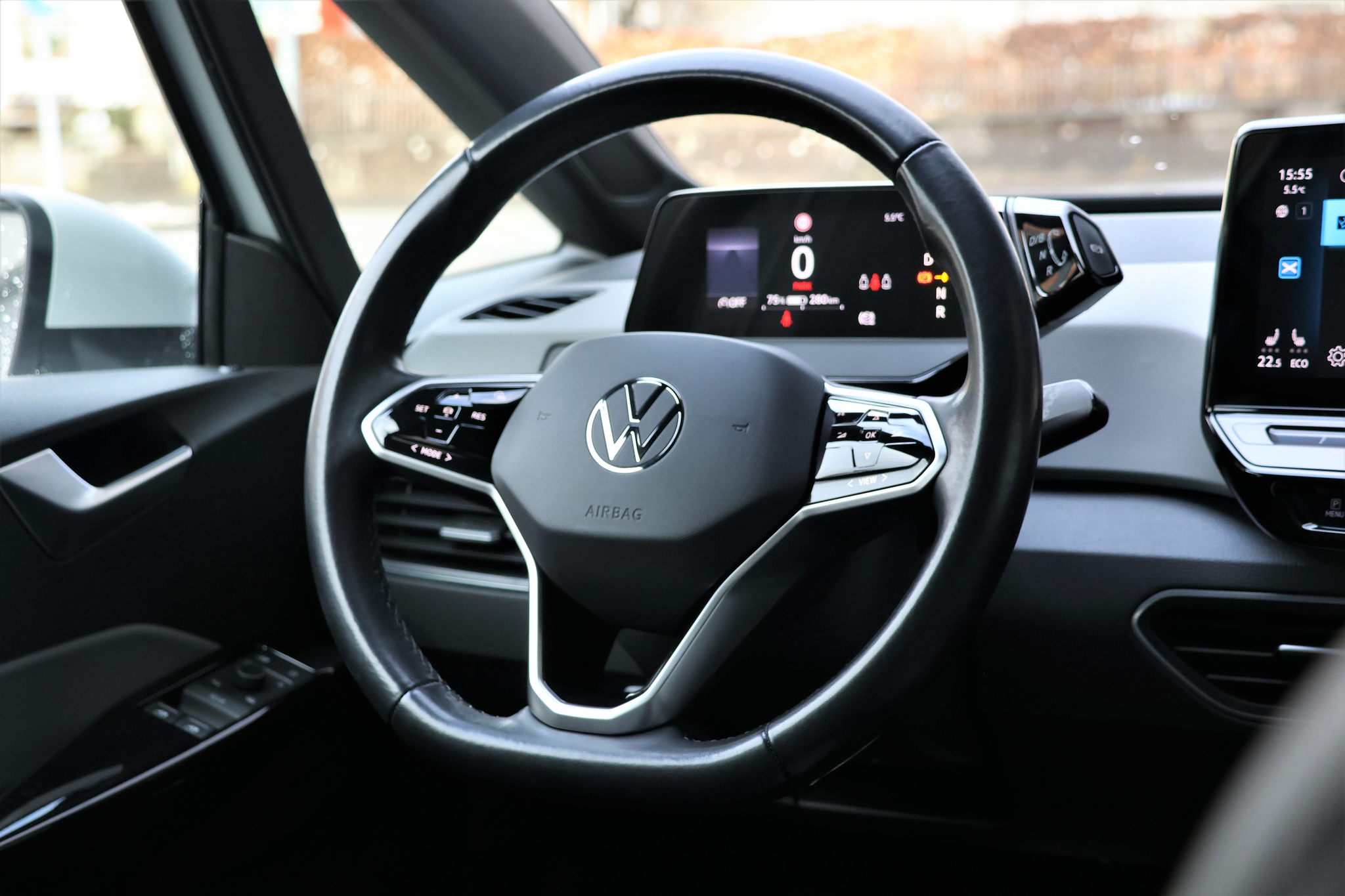 listing desktop thumbnail image 12