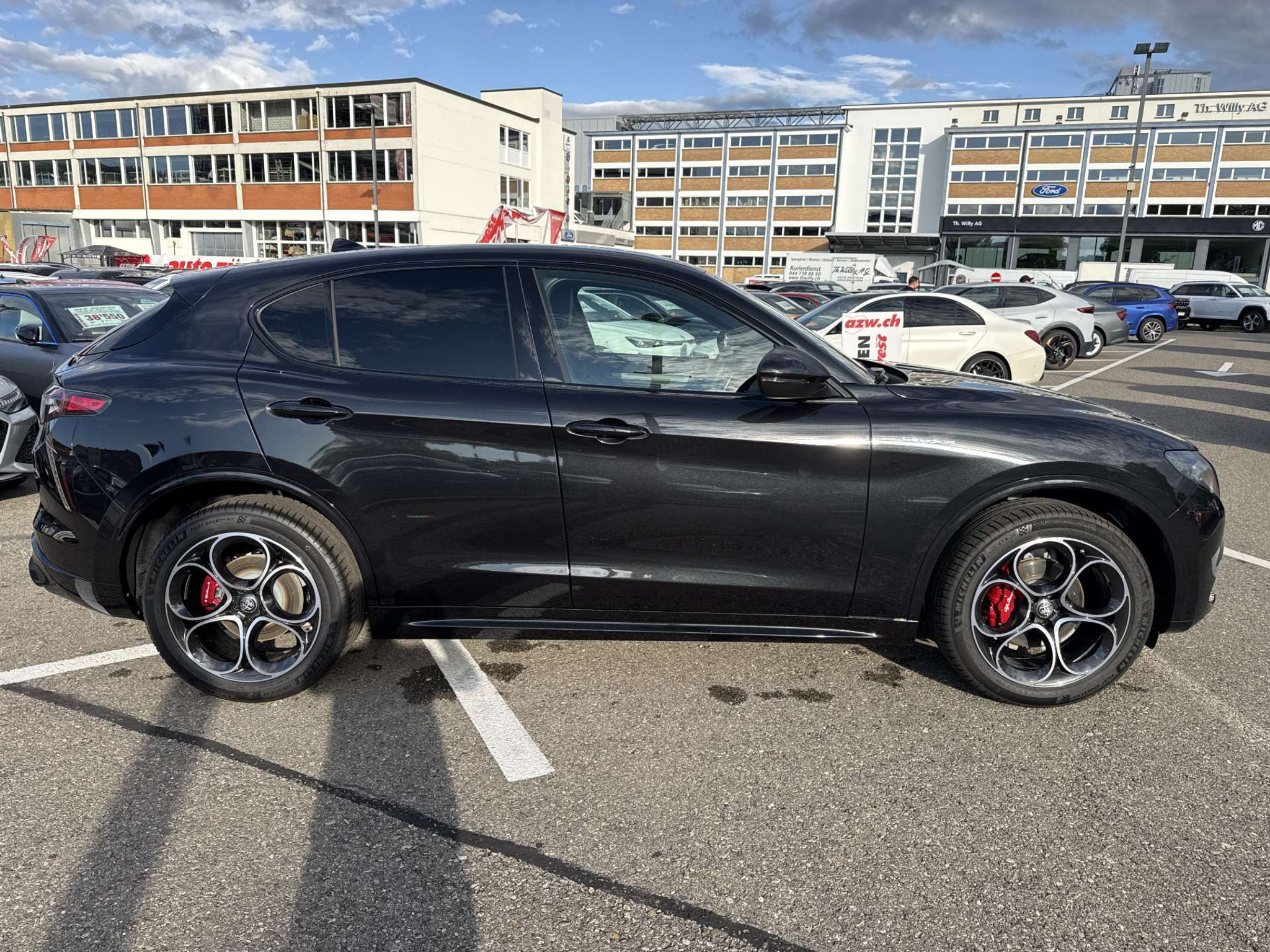 listing desktop thumbnail image 9