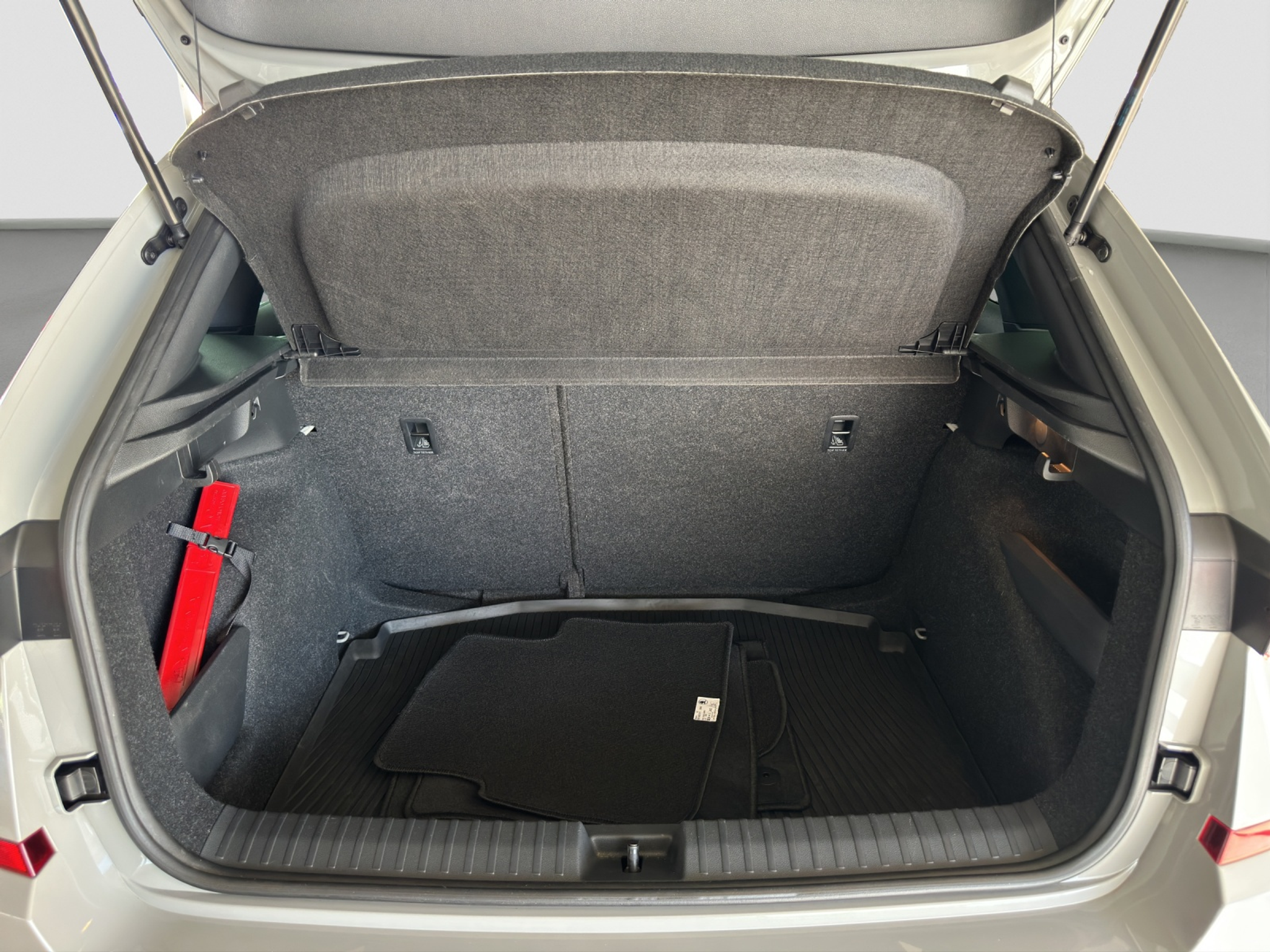 listing desktop thumbnail image 9