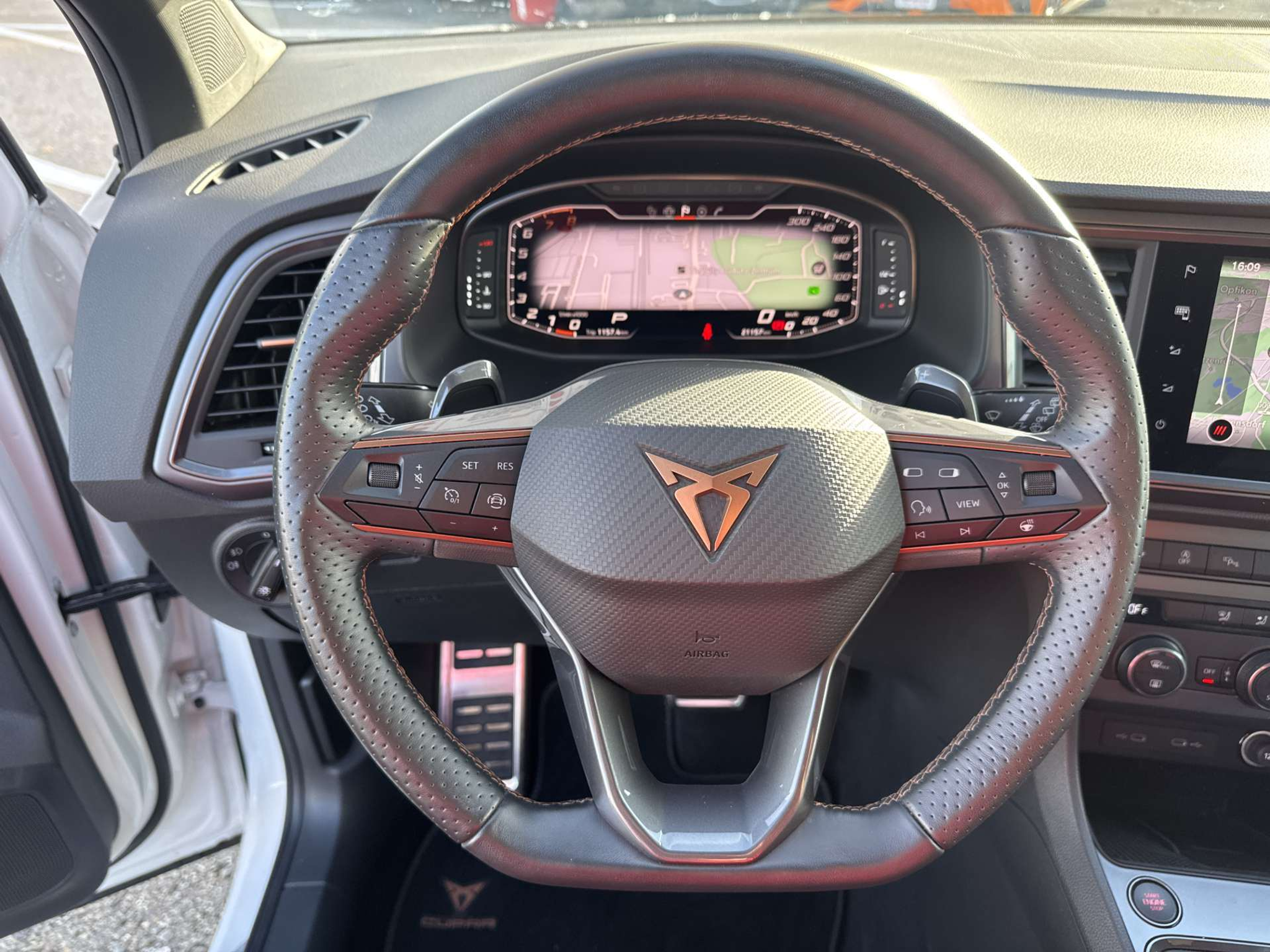 listing desktop thumbnail image 15