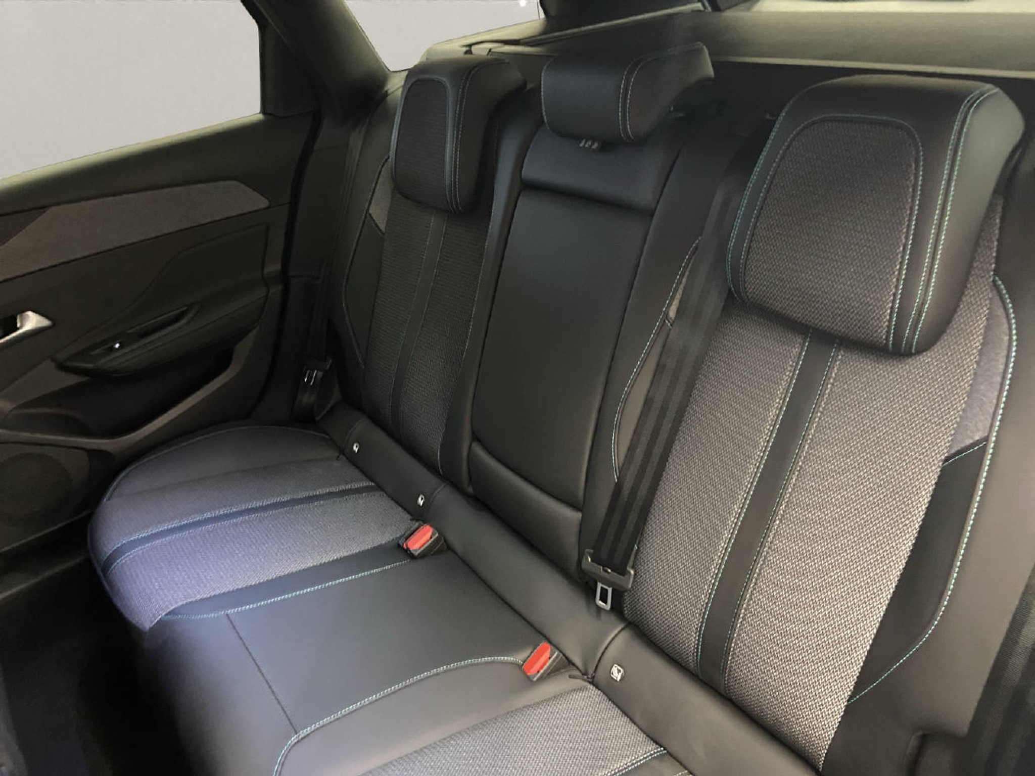 listing desktop thumbnail image 9