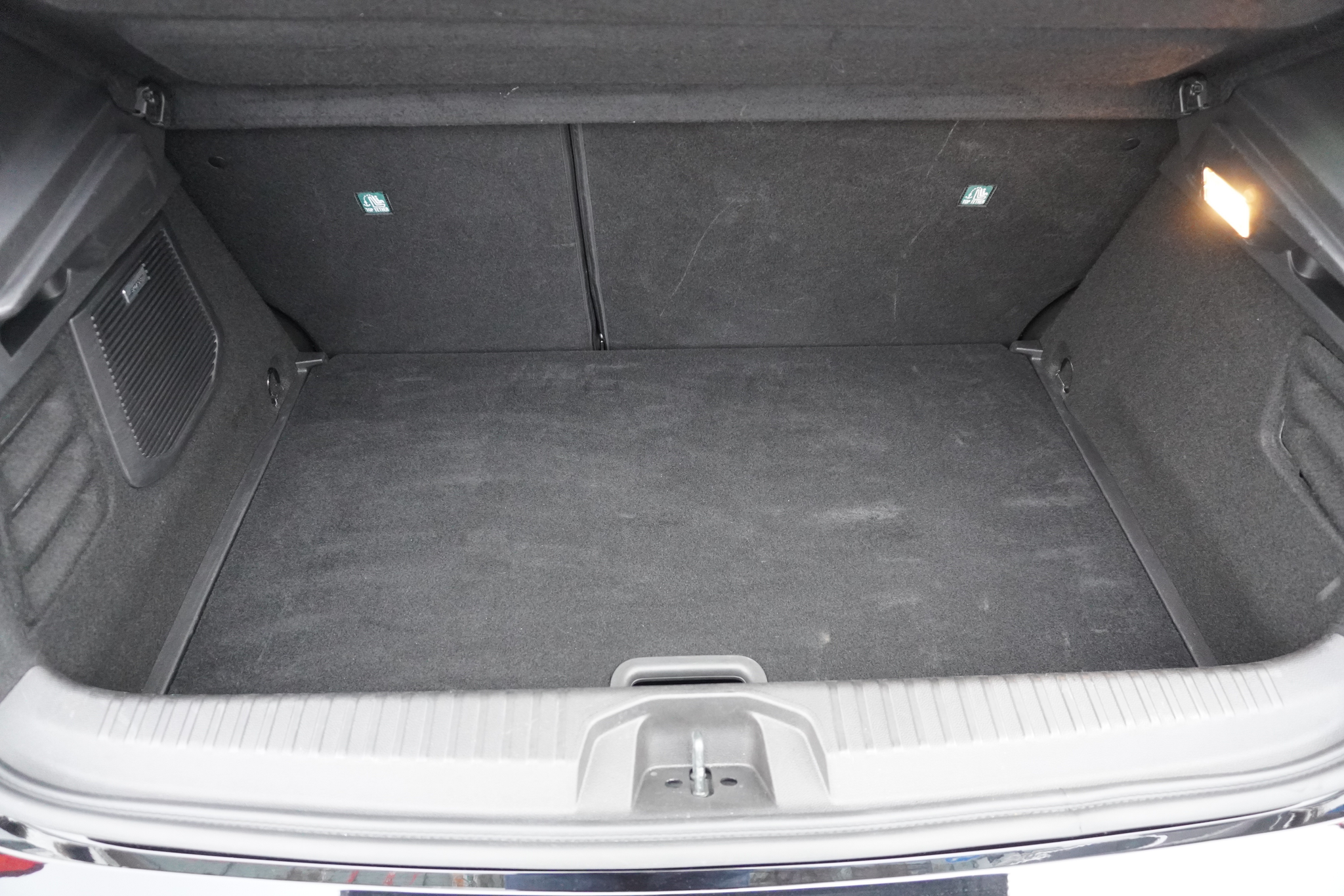 listing desktop thumbnail image 9