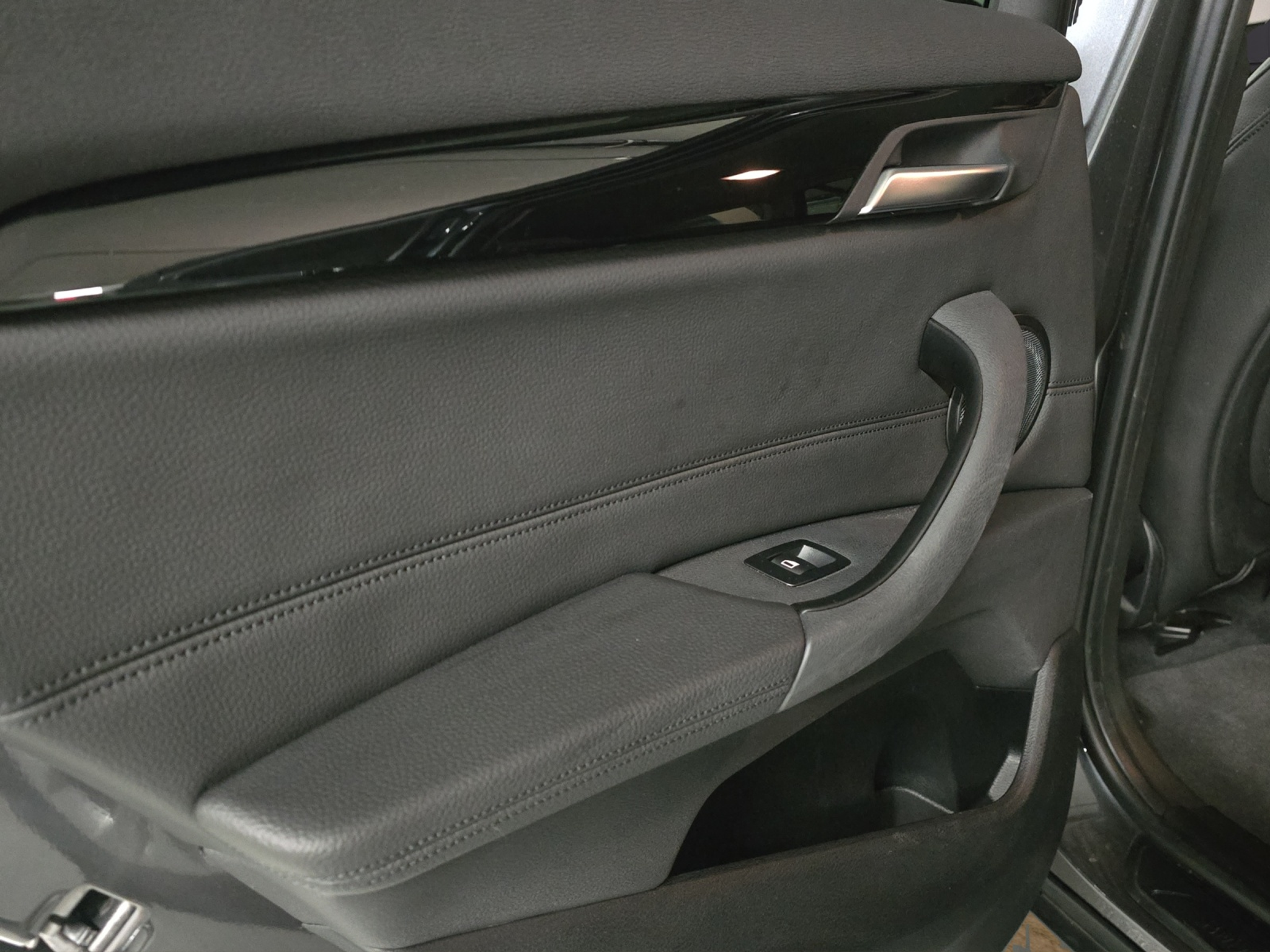 listing desktop thumbnail image 22