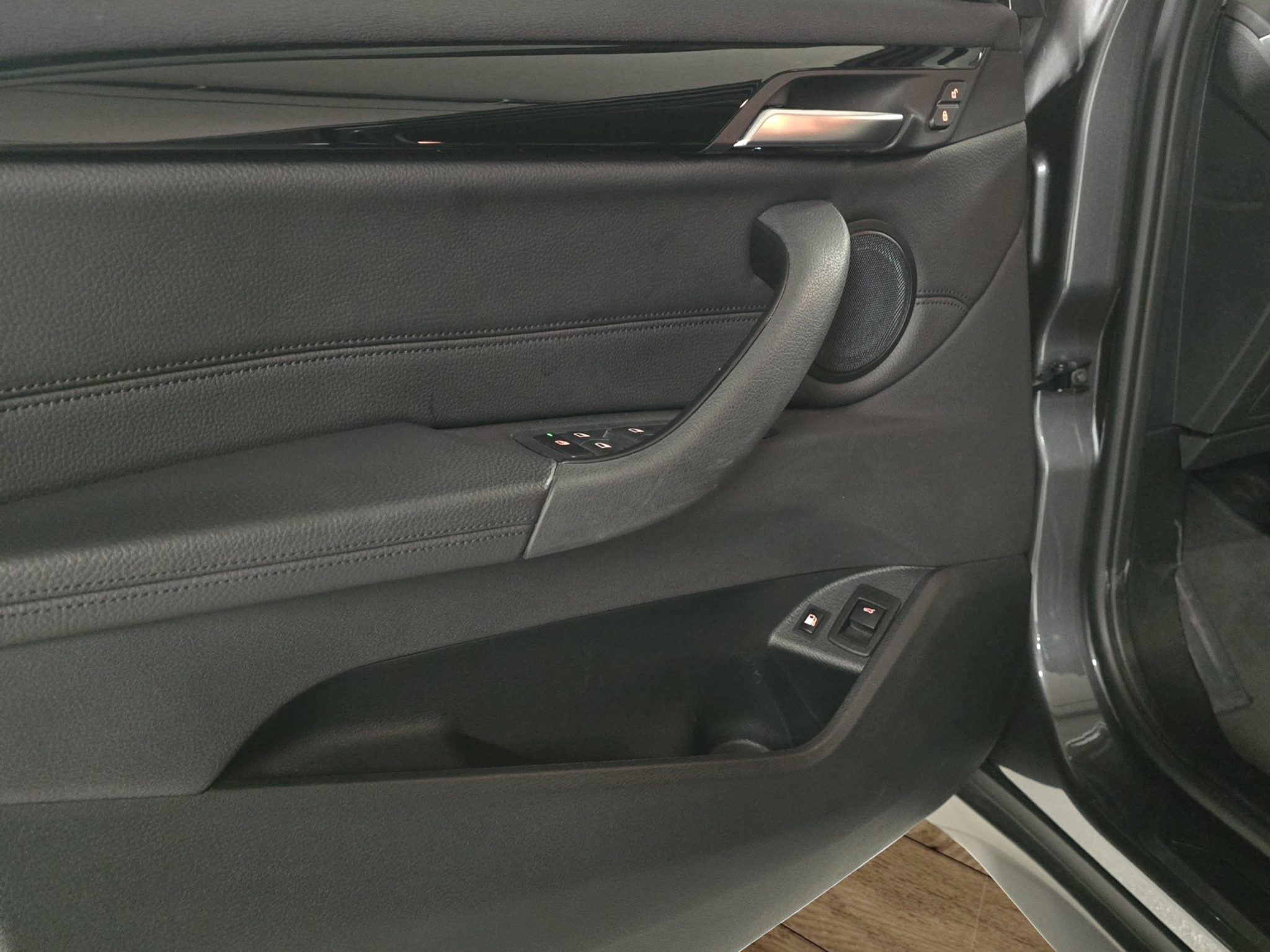 listing desktop thumbnail image 20