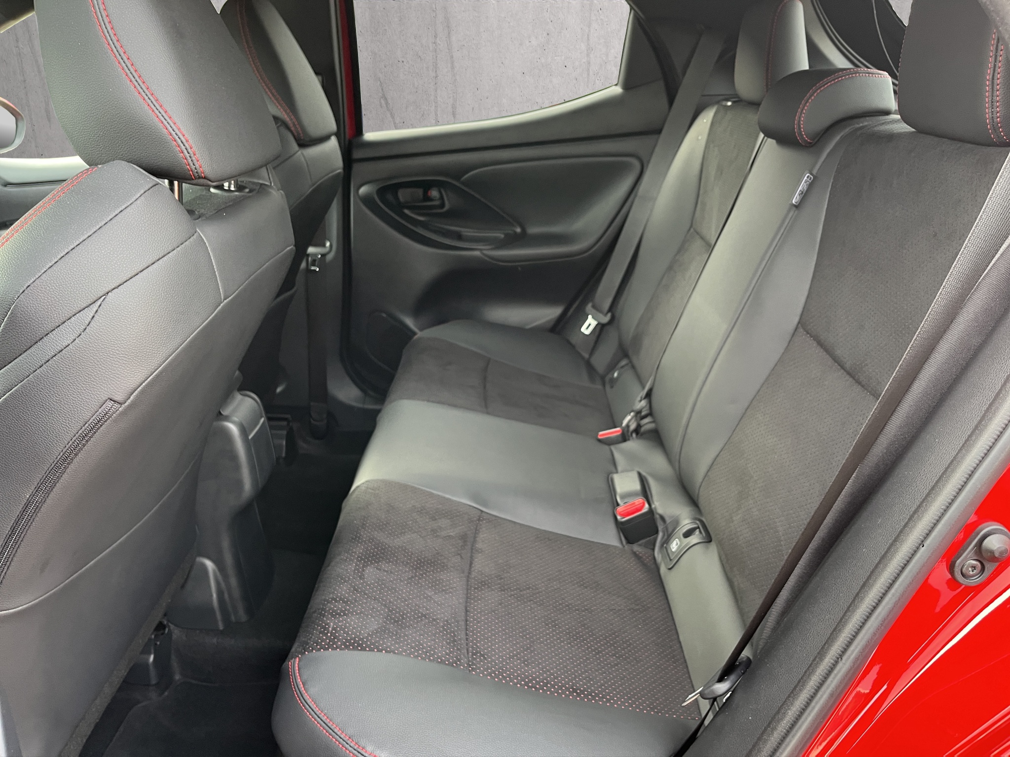 listing desktop thumbnail image 12