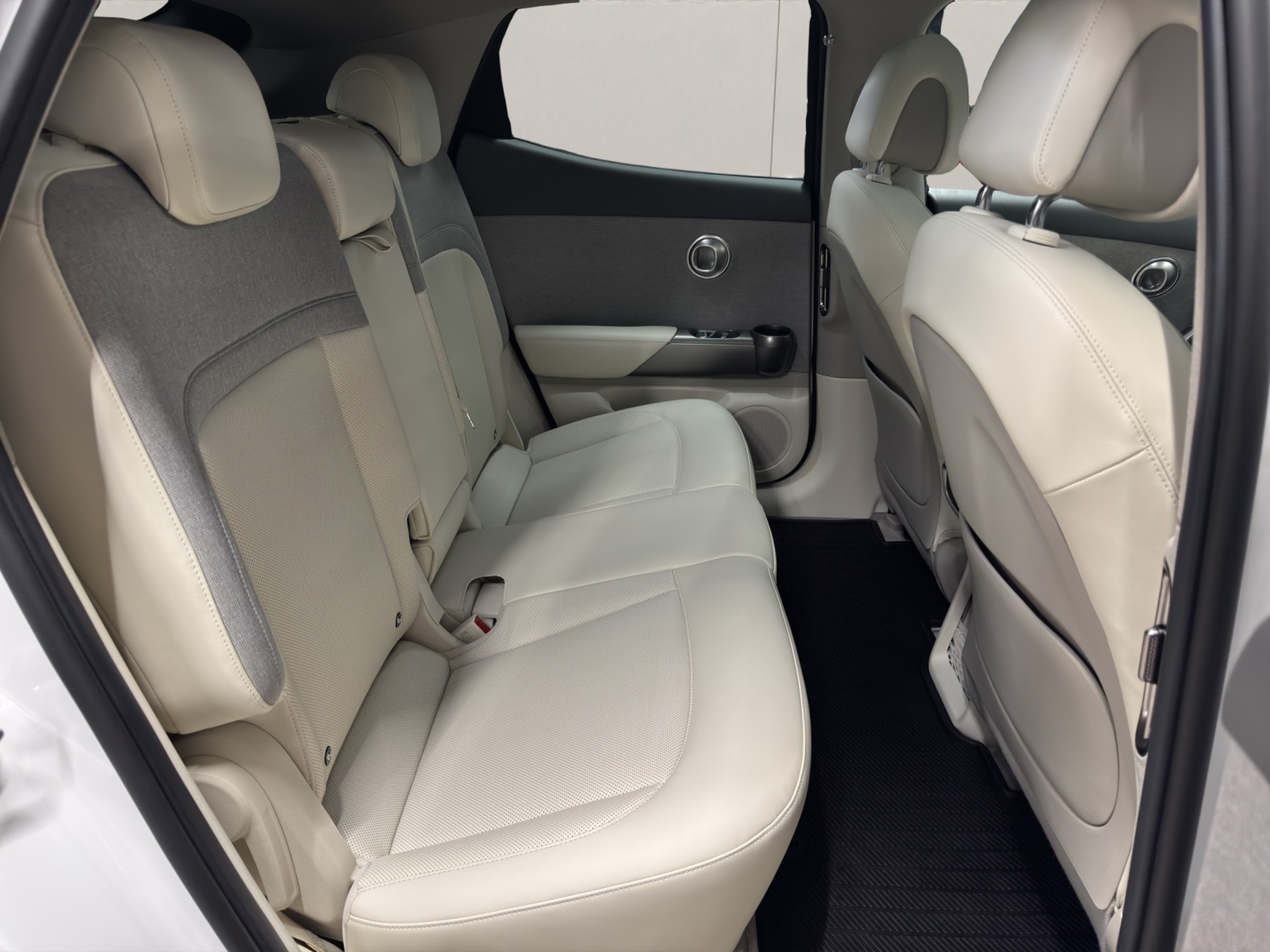 listing desktop thumbnail image 11