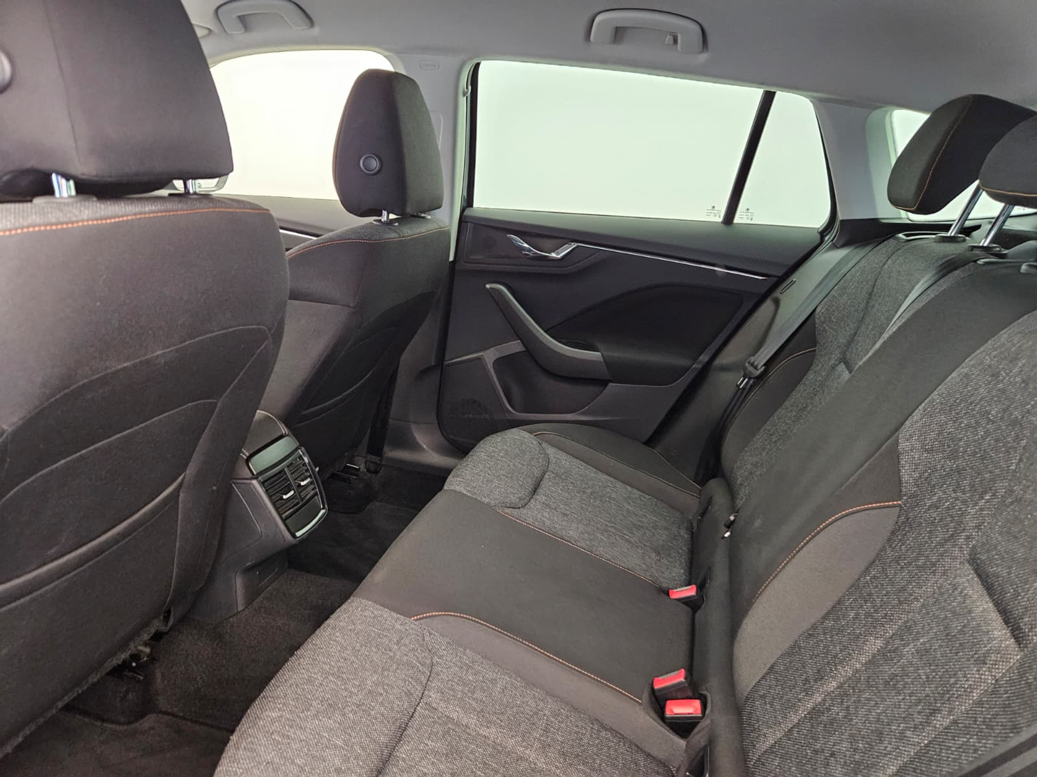 listing desktop thumbnail image 12