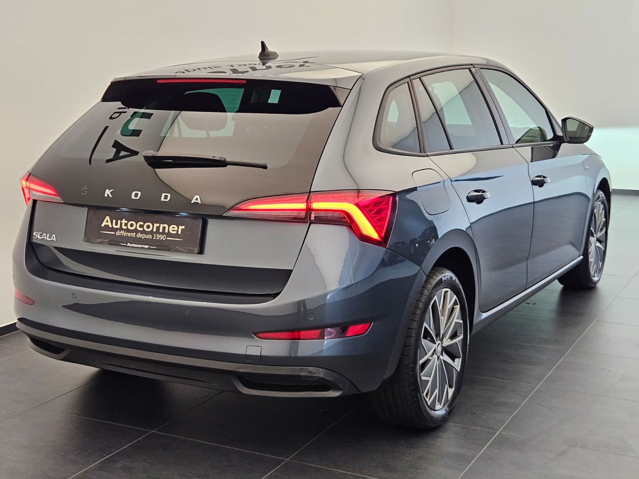 listing desktop thumbnail image 8