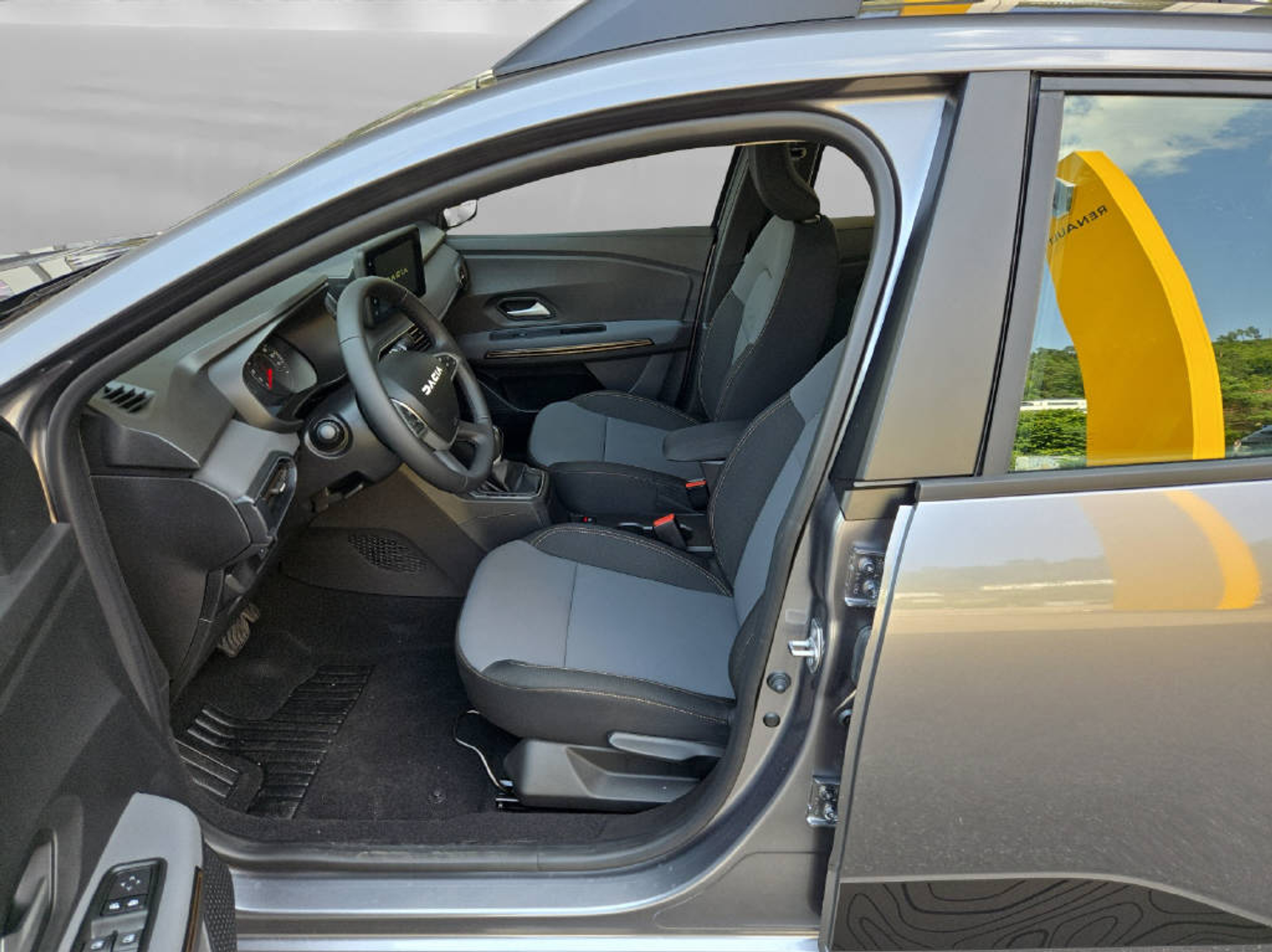 listing desktop thumbnail image 3