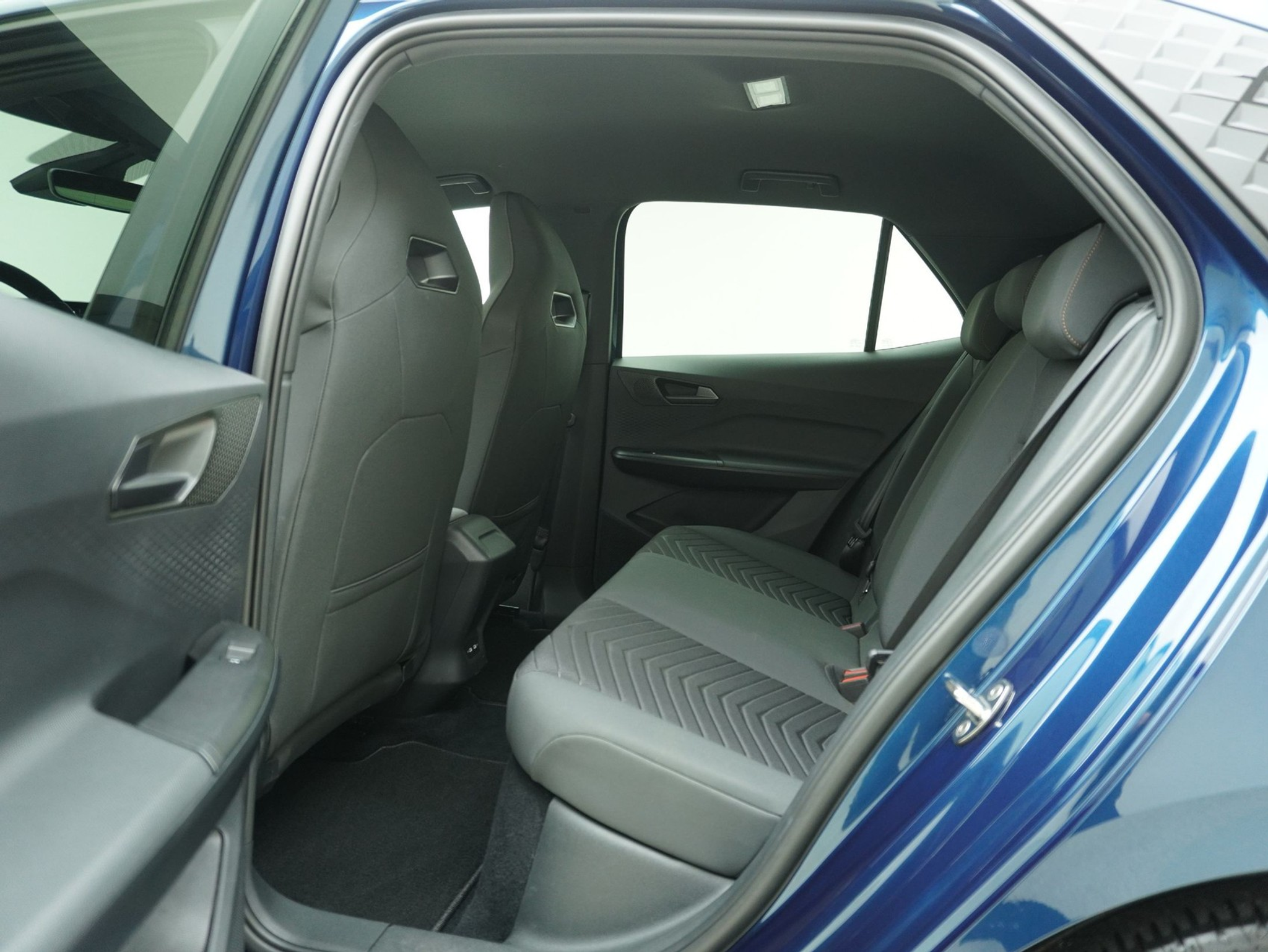 listing desktop thumbnail image 11