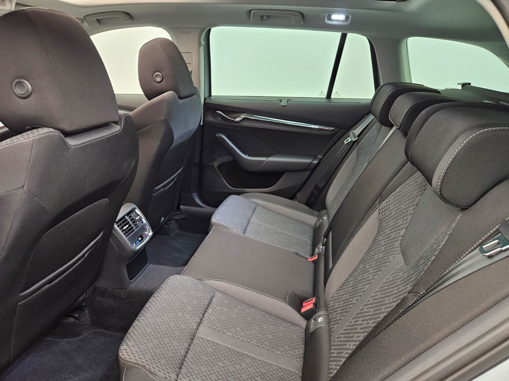 listing desktop thumbnail image 12