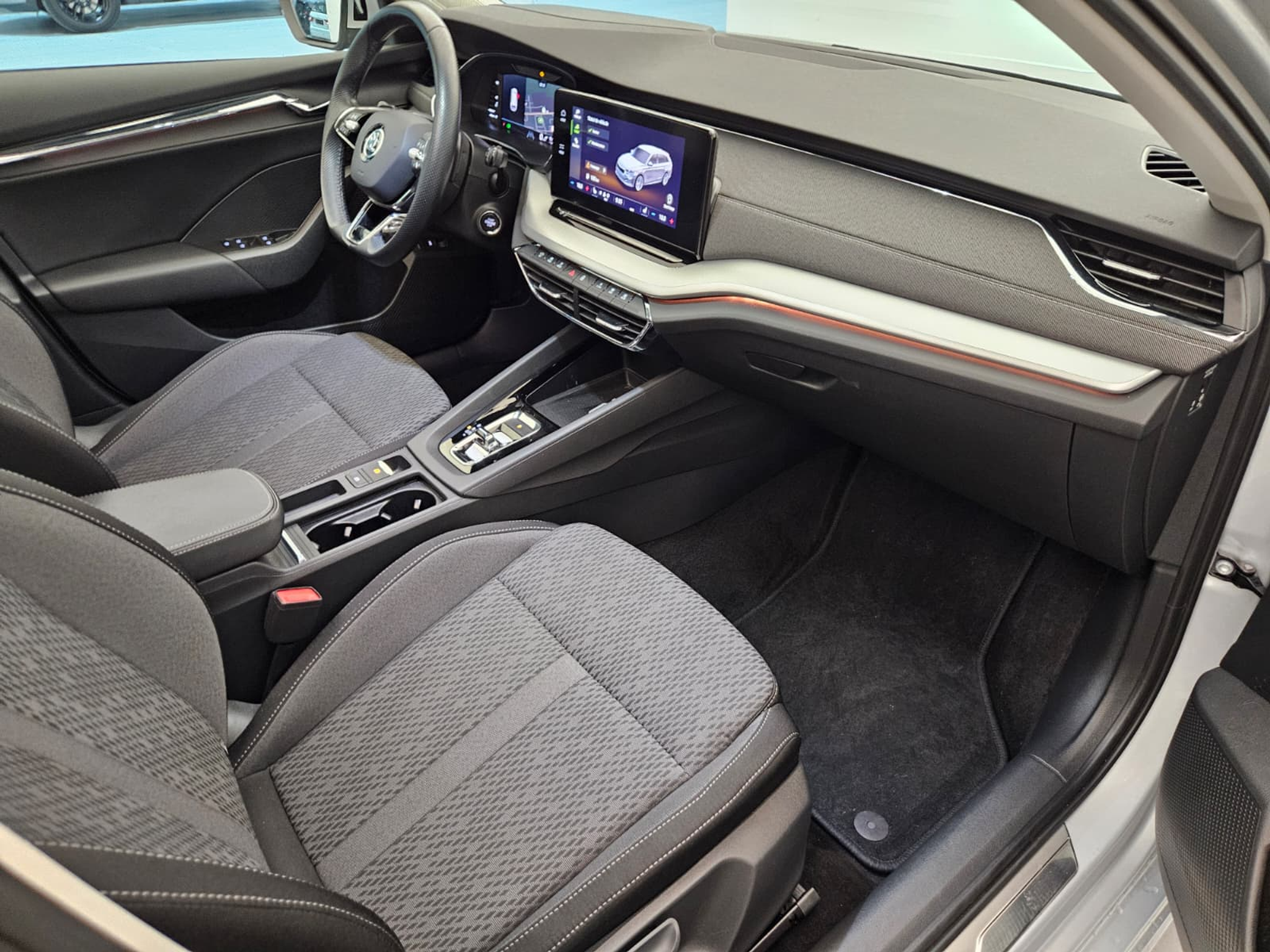 listing desktop thumbnail image 11