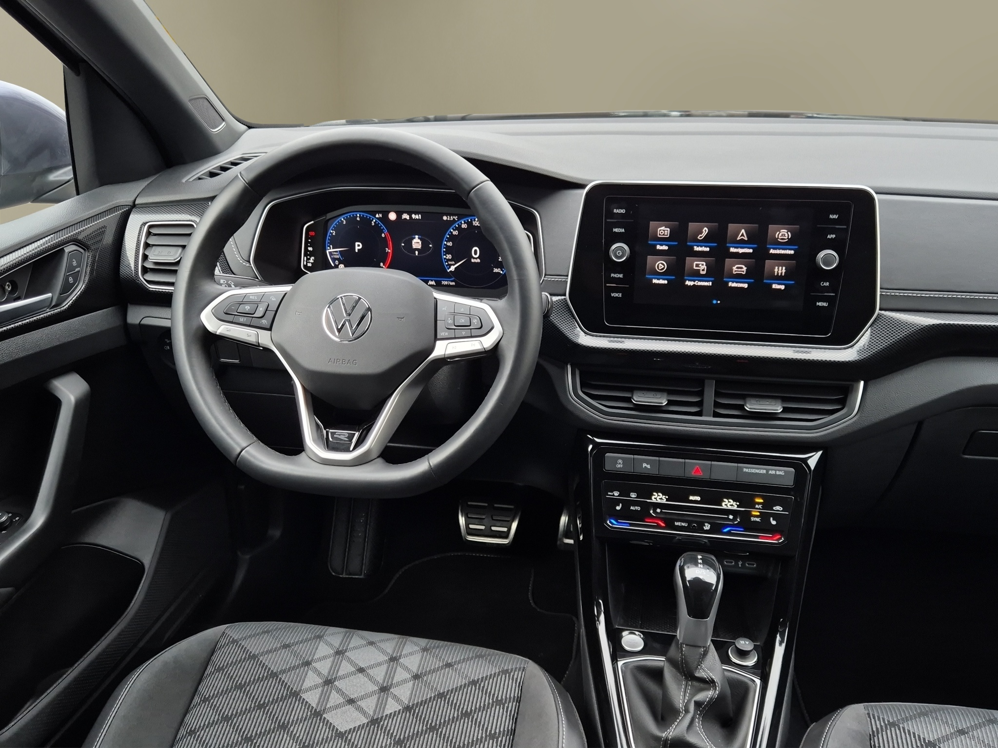 listing desktop thumbnail image 15