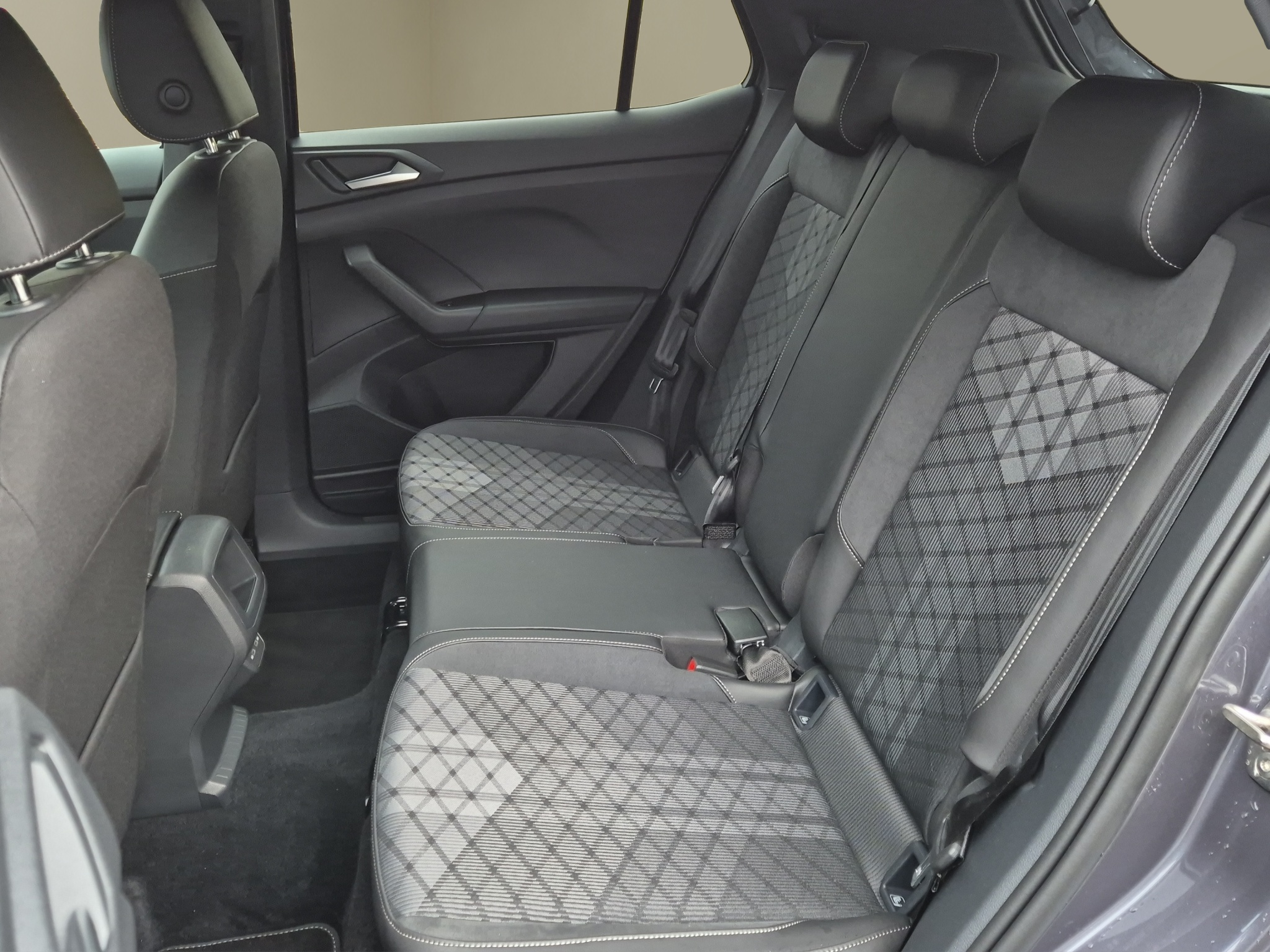 listing desktop thumbnail image 13