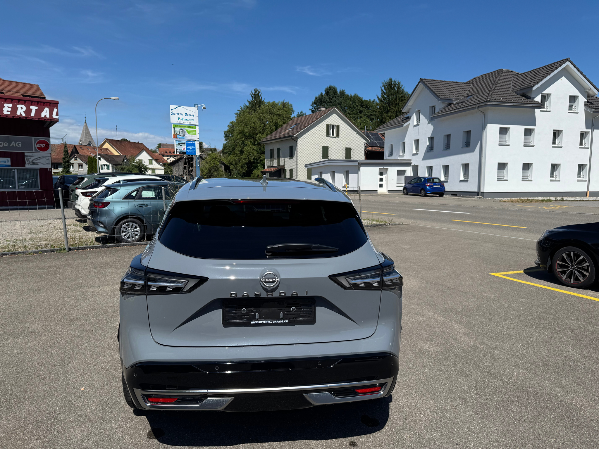 listing desktop thumbnail image 4