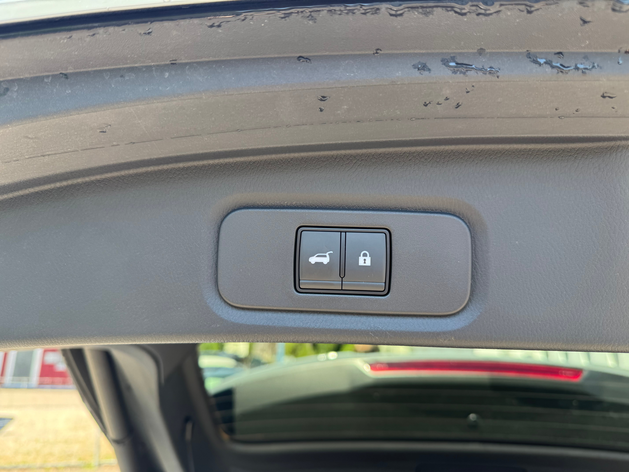 listing desktop thumbnail image 6