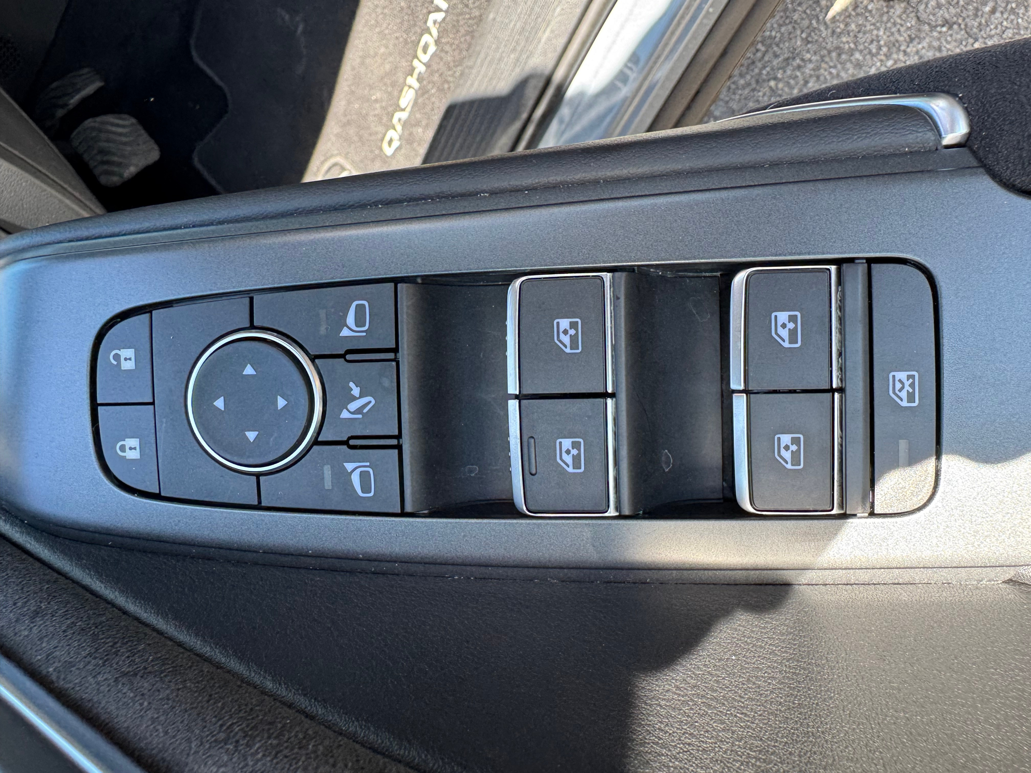 listing desktop thumbnail image 11