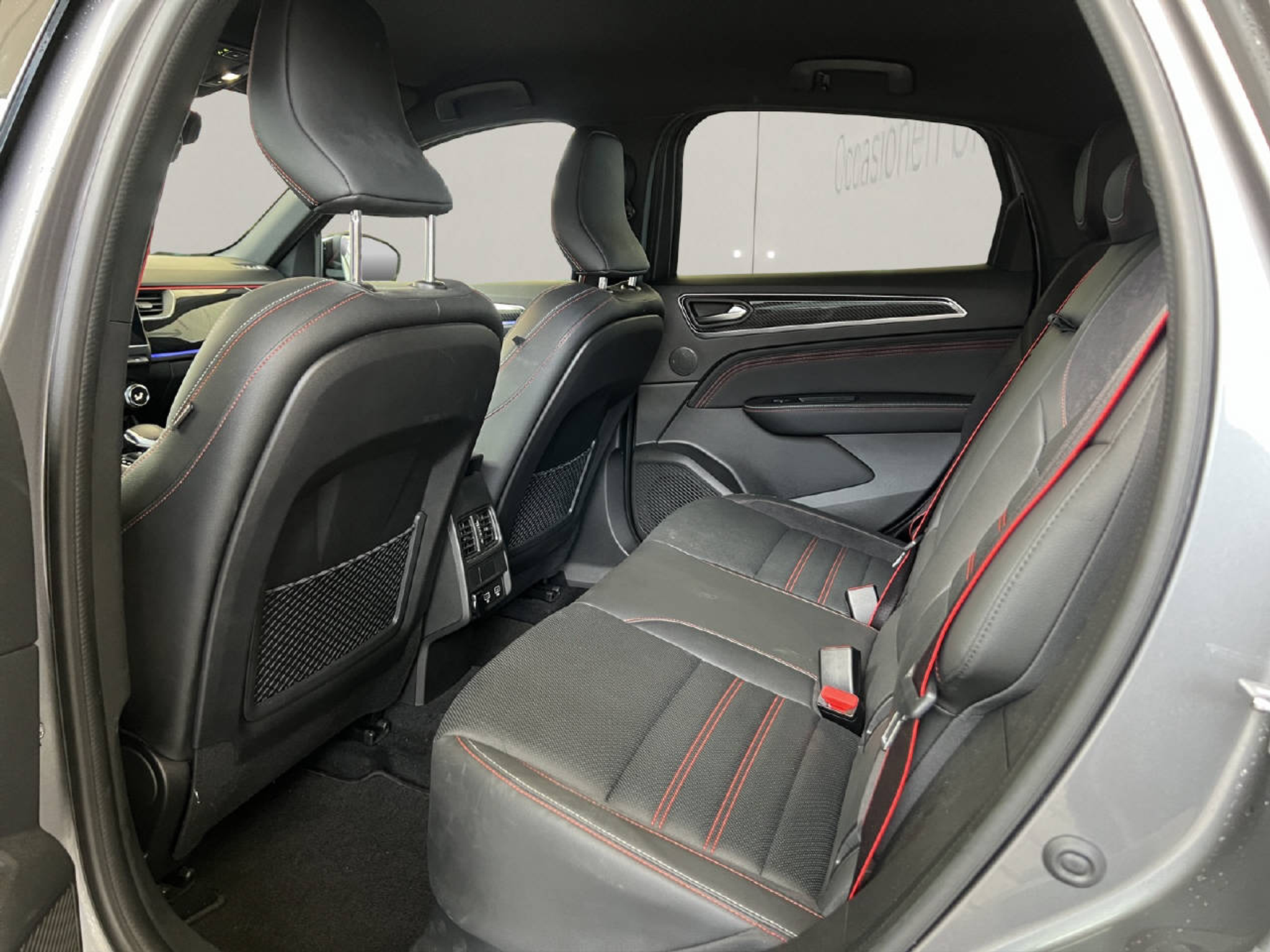 listing desktop thumbnail image 18