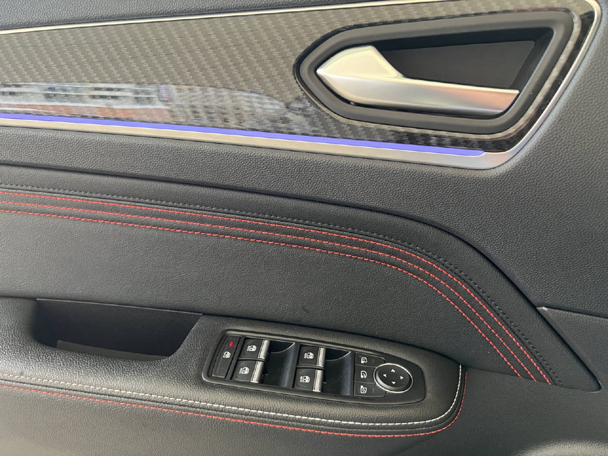 listing desktop thumbnail image 17