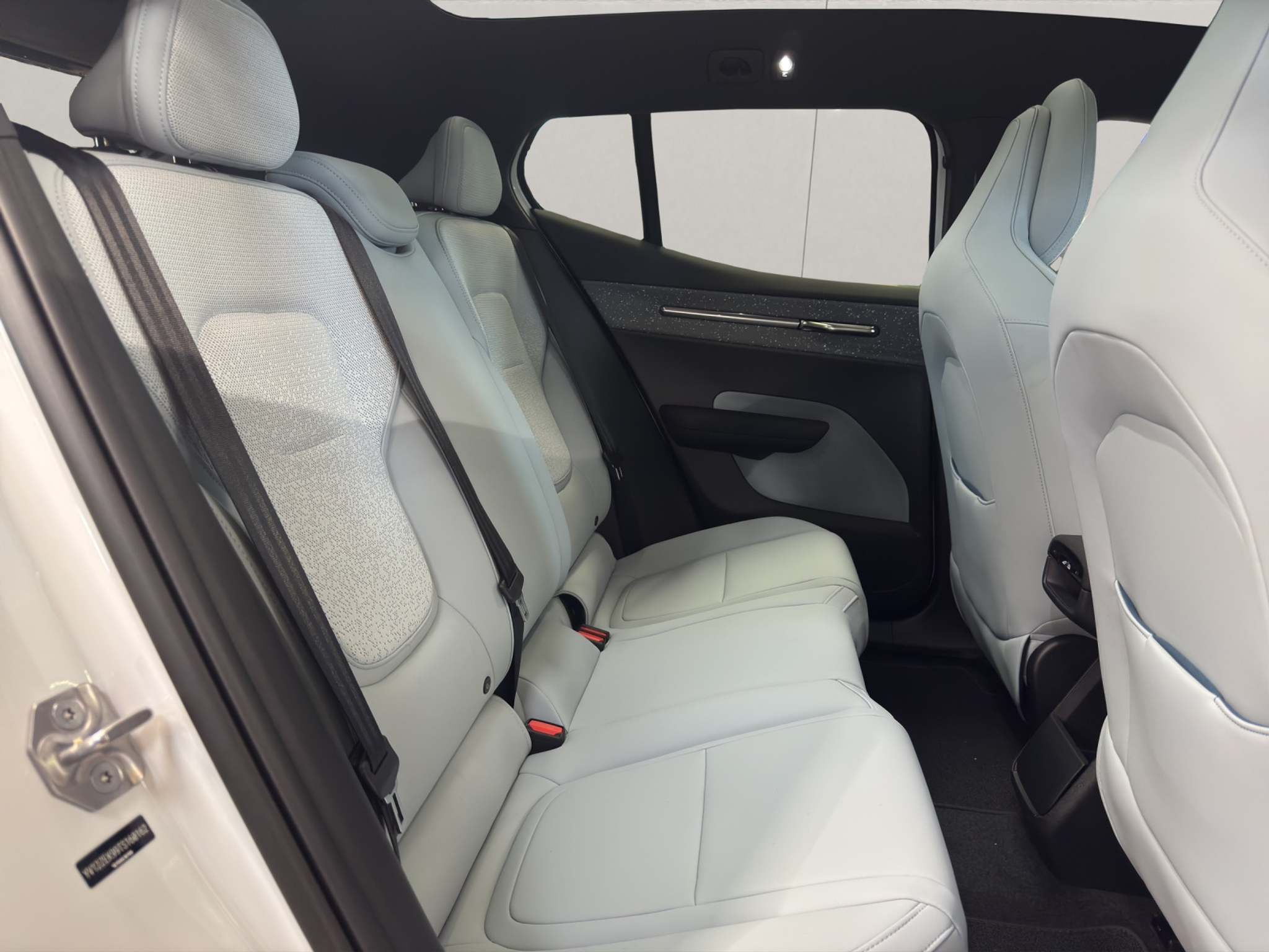 listing desktop thumbnail image 10