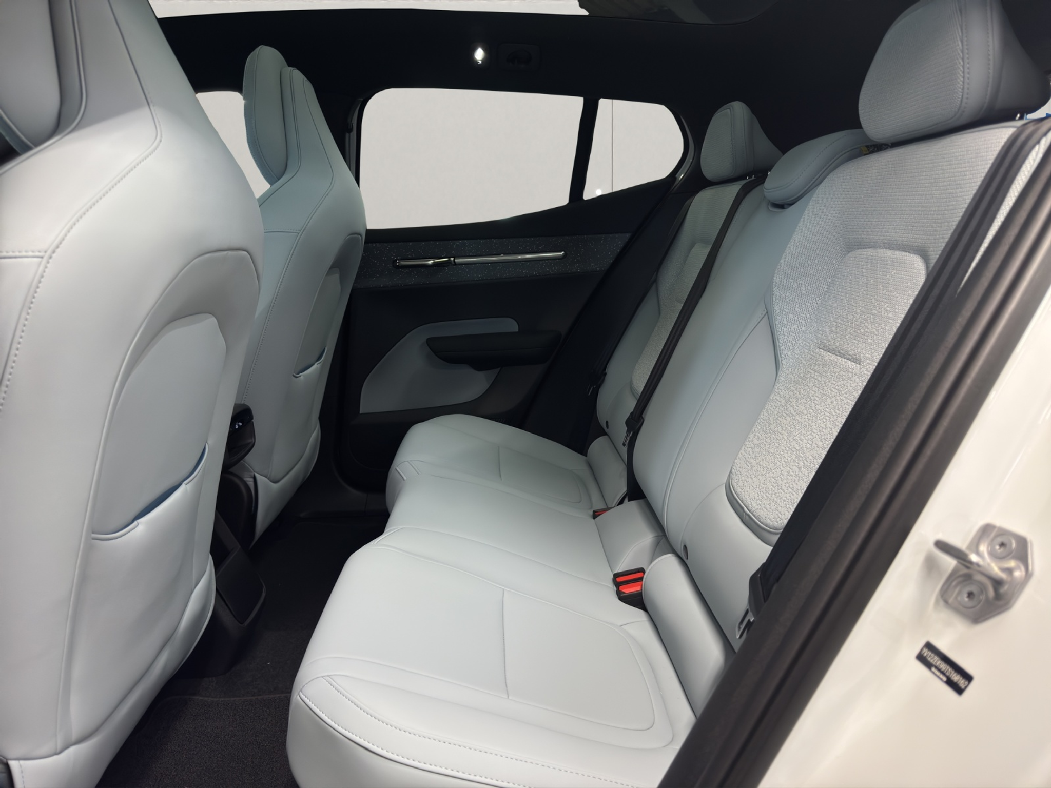 listing desktop thumbnail image 8