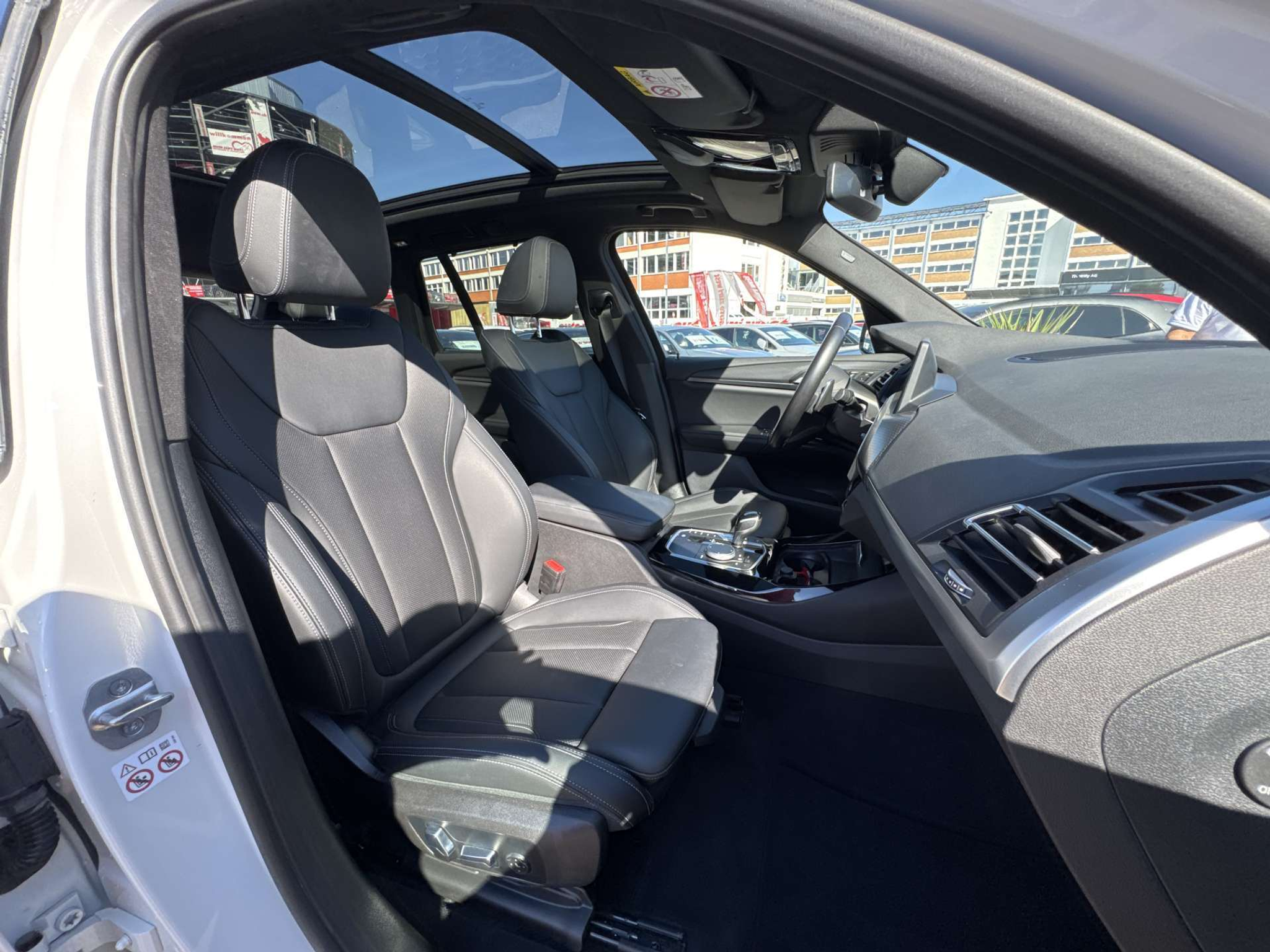 listing desktop thumbnail image 12