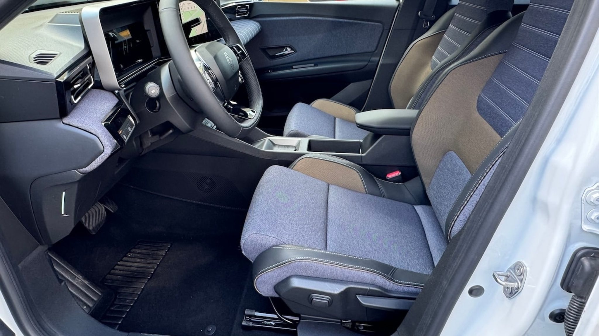 listing desktop thumbnail image 9