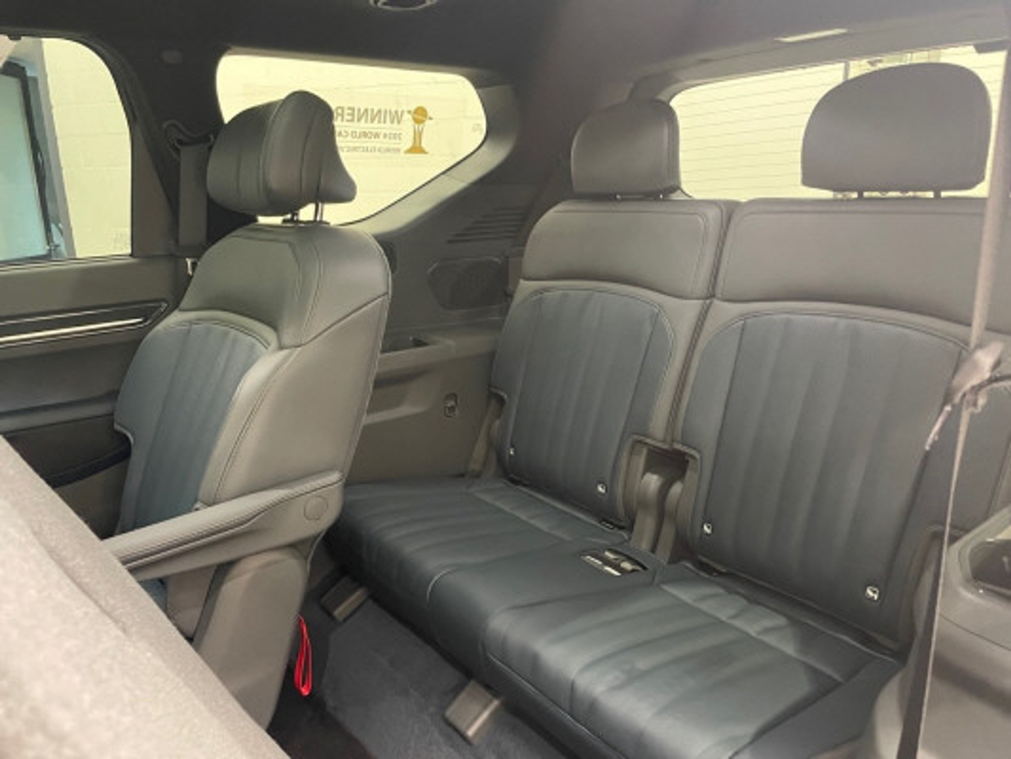 listing desktop thumbnail image 8