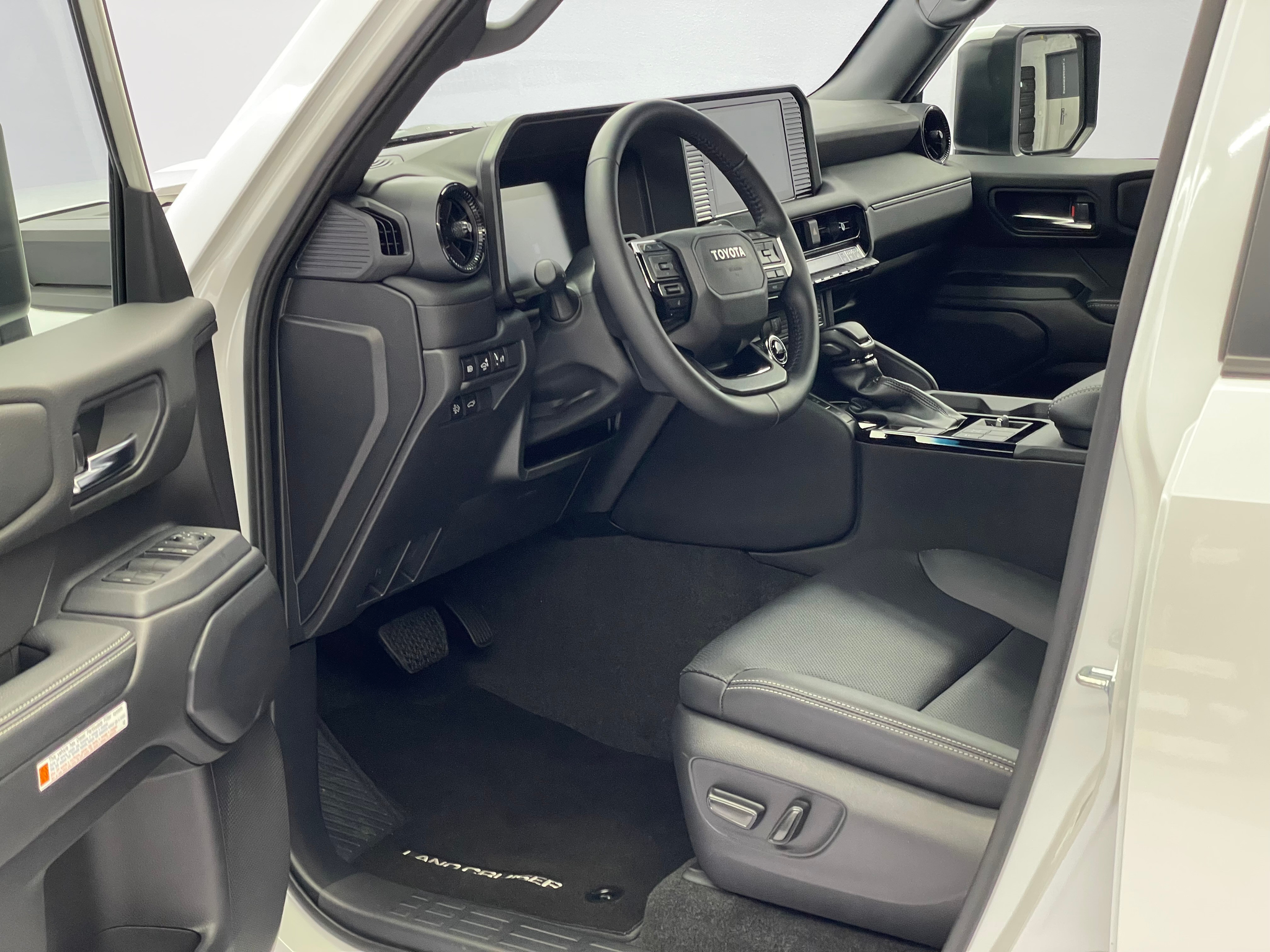 listing desktop thumbnail image 6