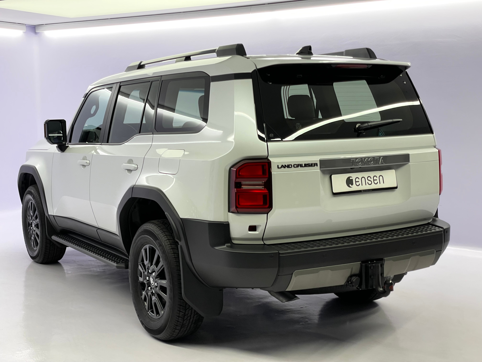 listing desktop thumbnail image 4