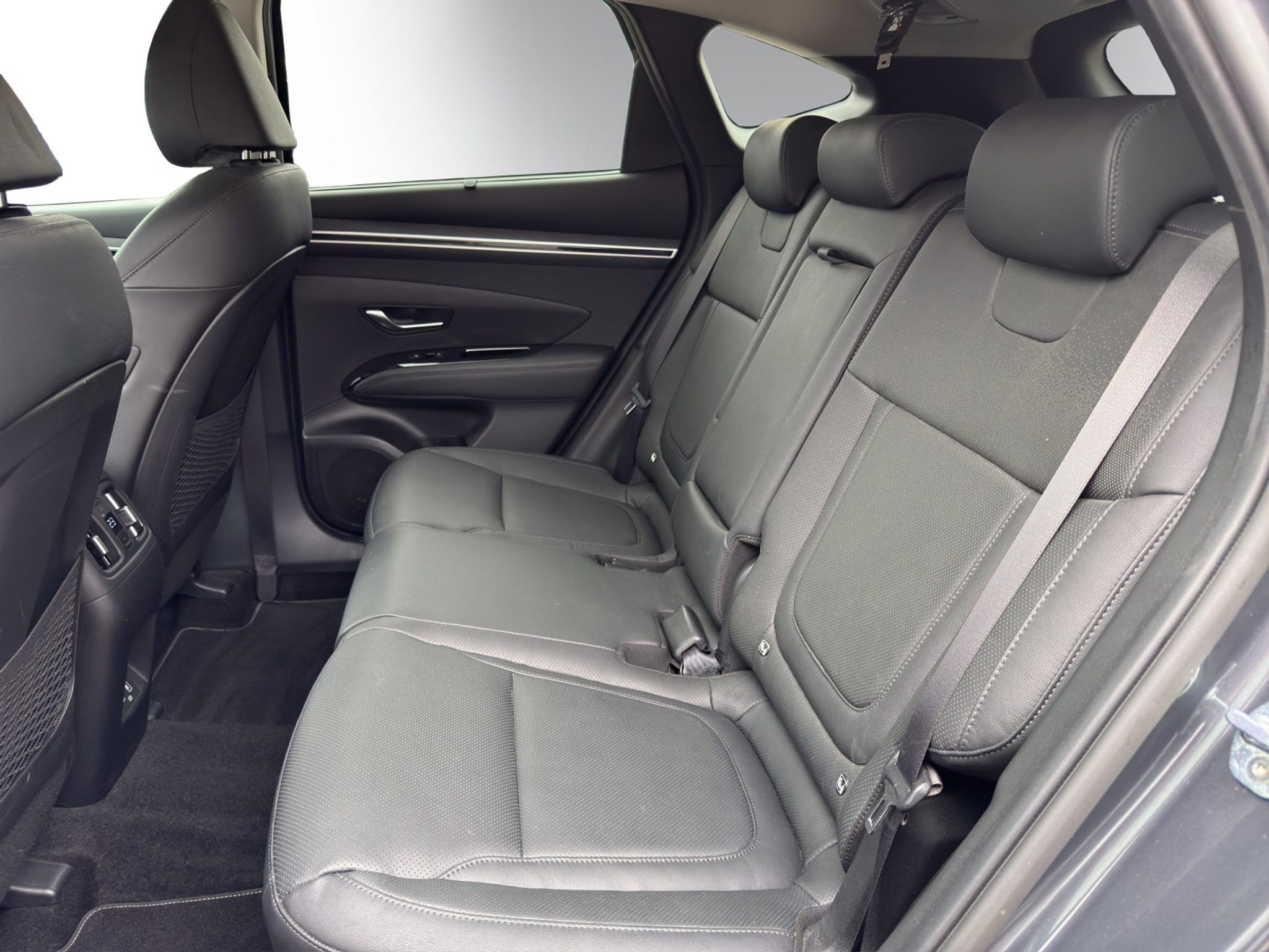 listing desktop thumbnail image 8