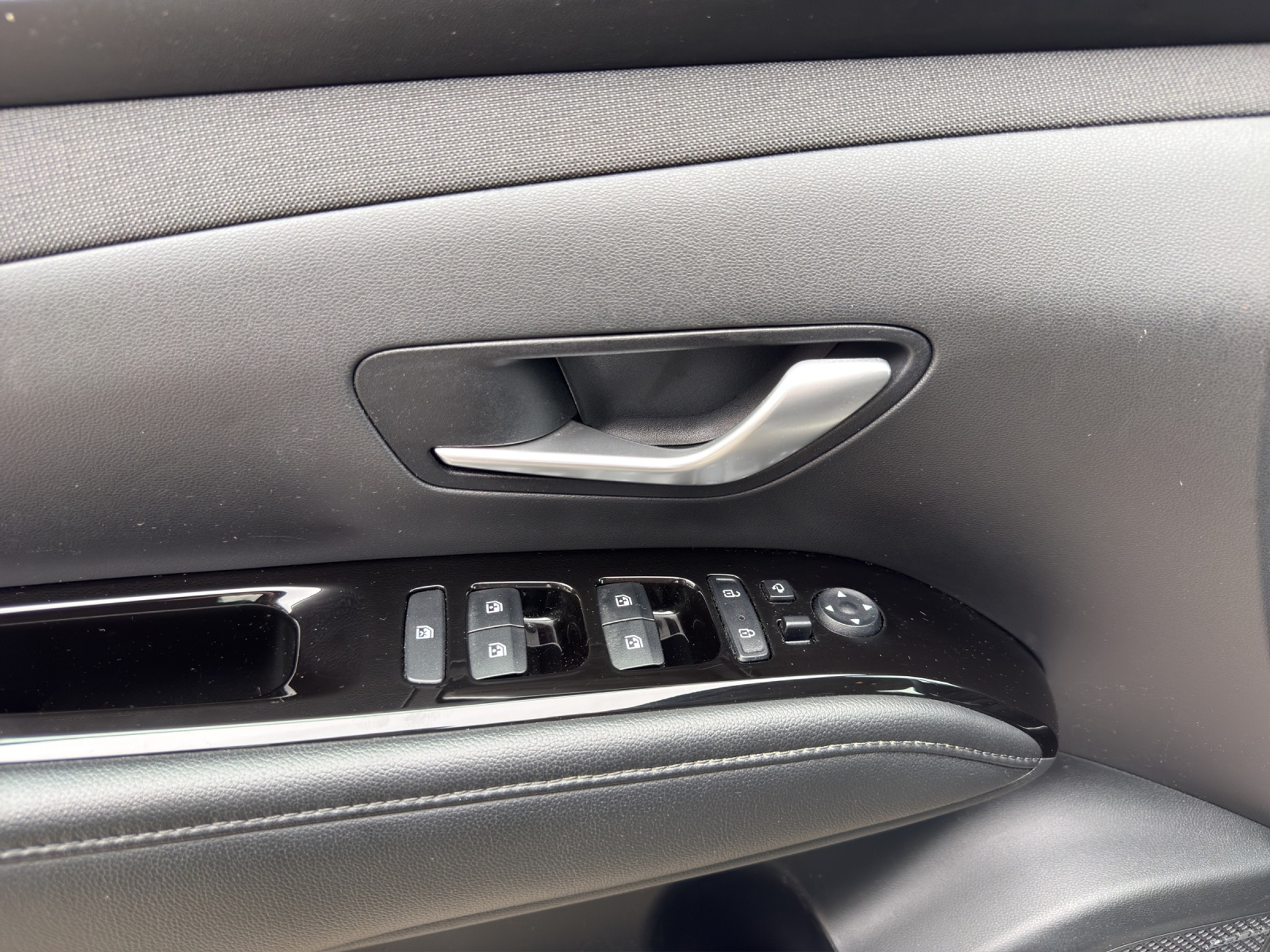 listing desktop thumbnail image 13