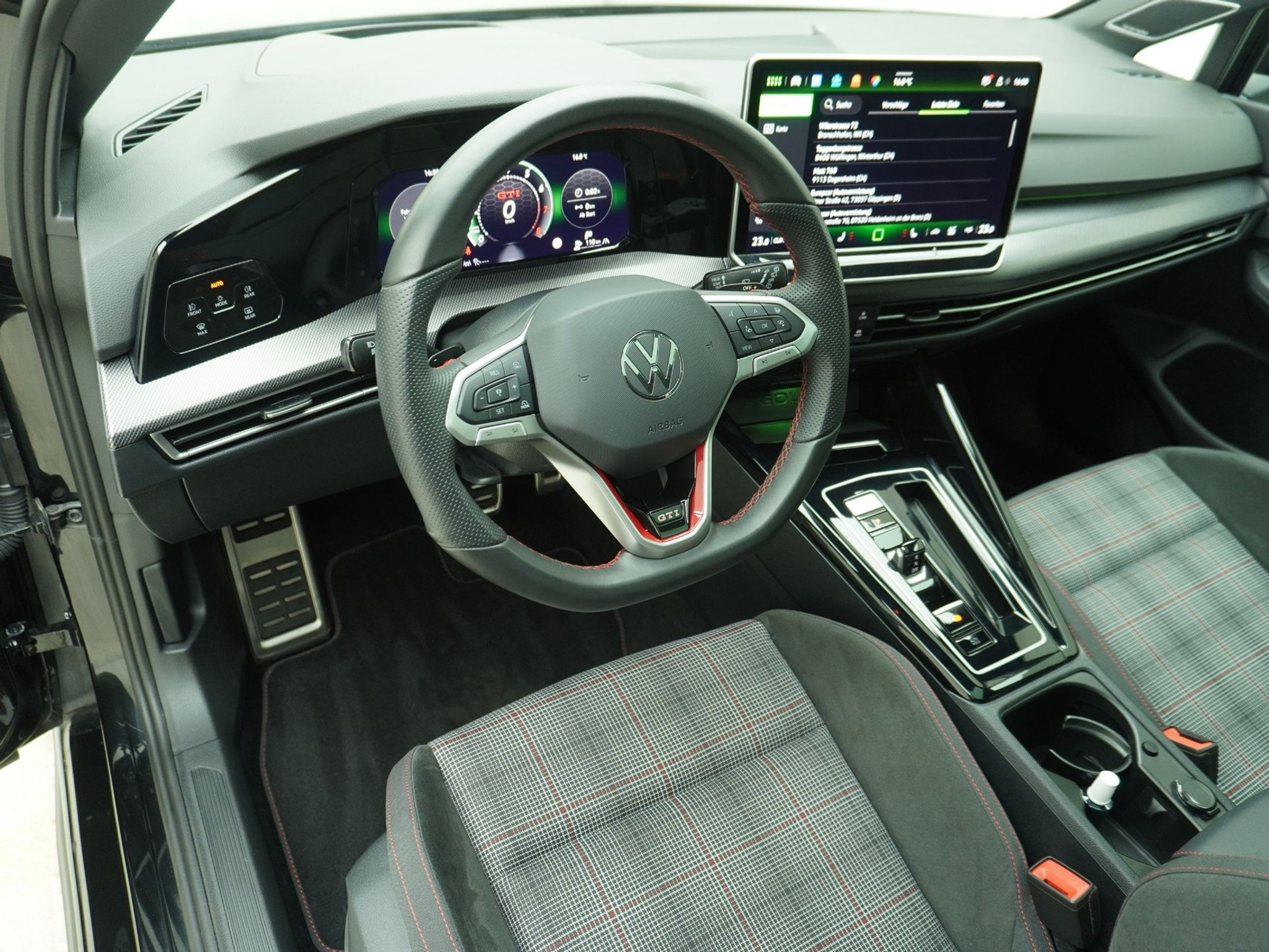 listing desktop thumbnail image 9