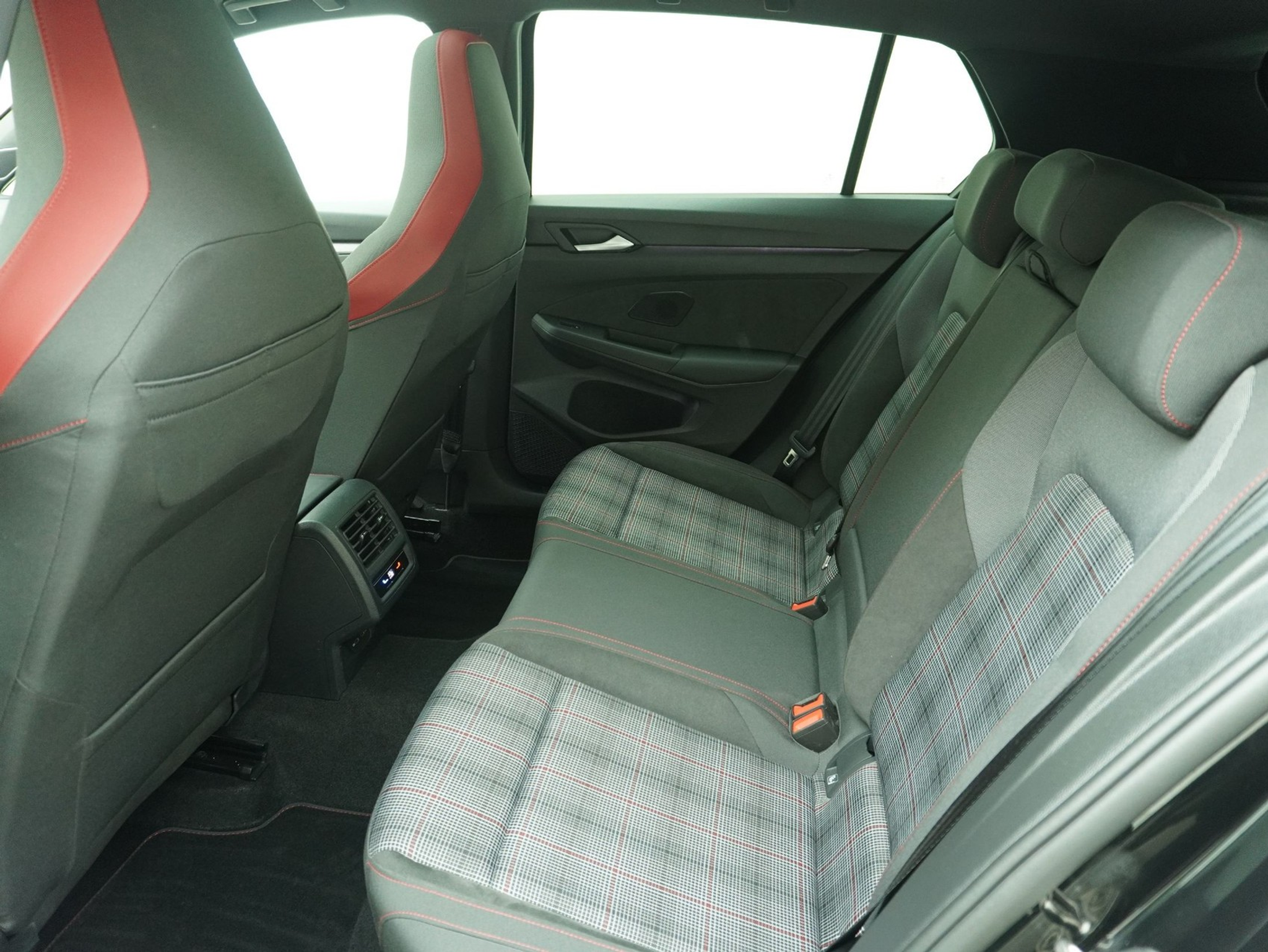 listing desktop thumbnail image 11