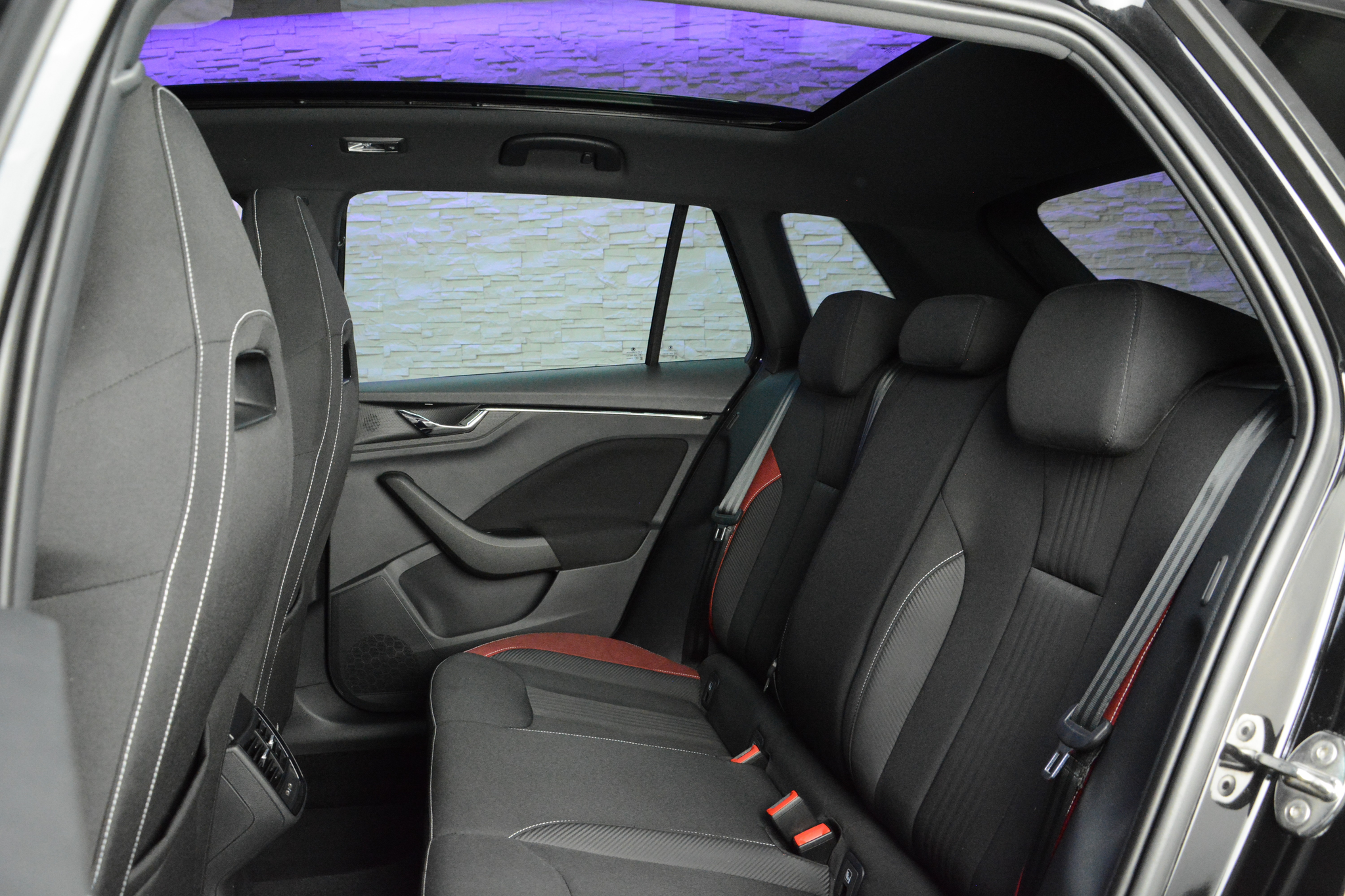 listing desktop thumbnail image 9