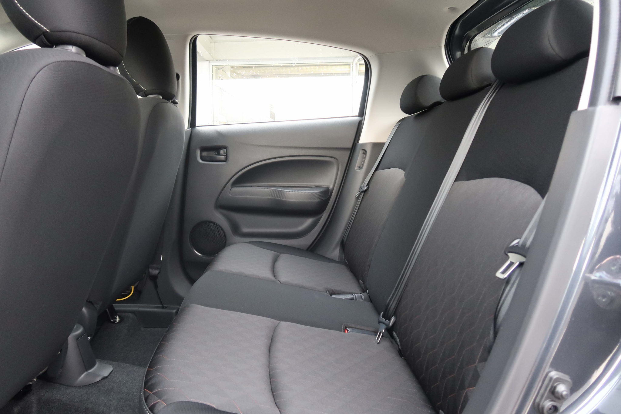 listing desktop thumbnail image 11