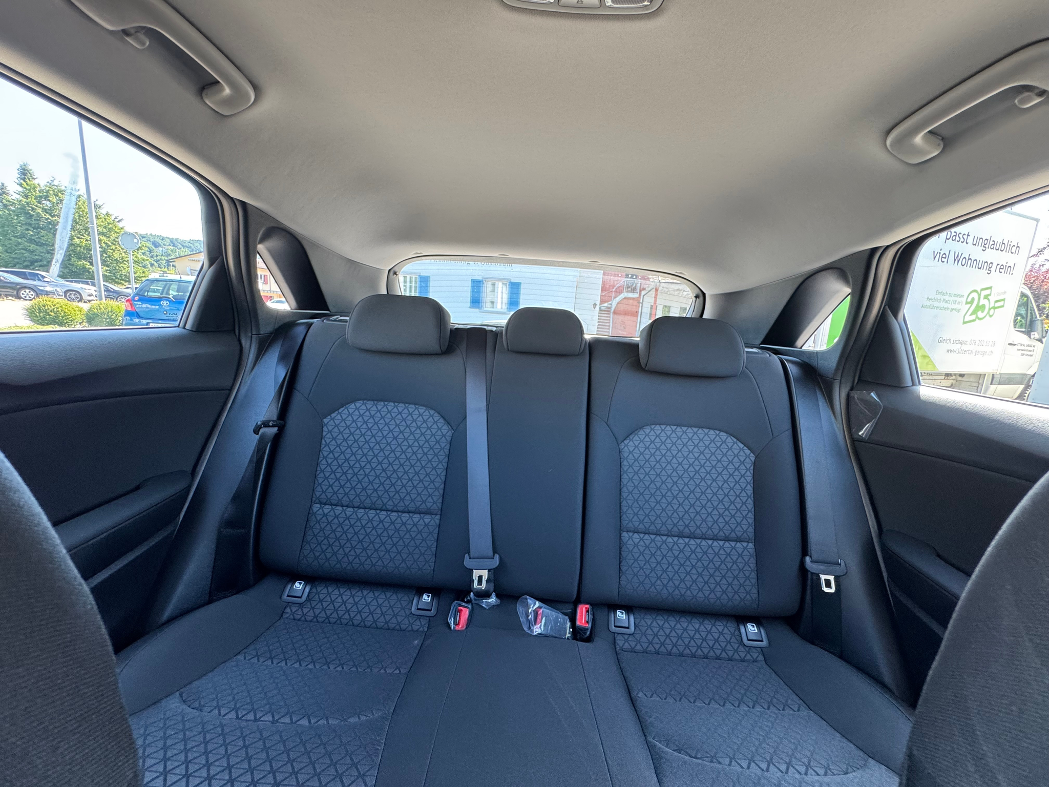 listing desktop thumbnail image 16