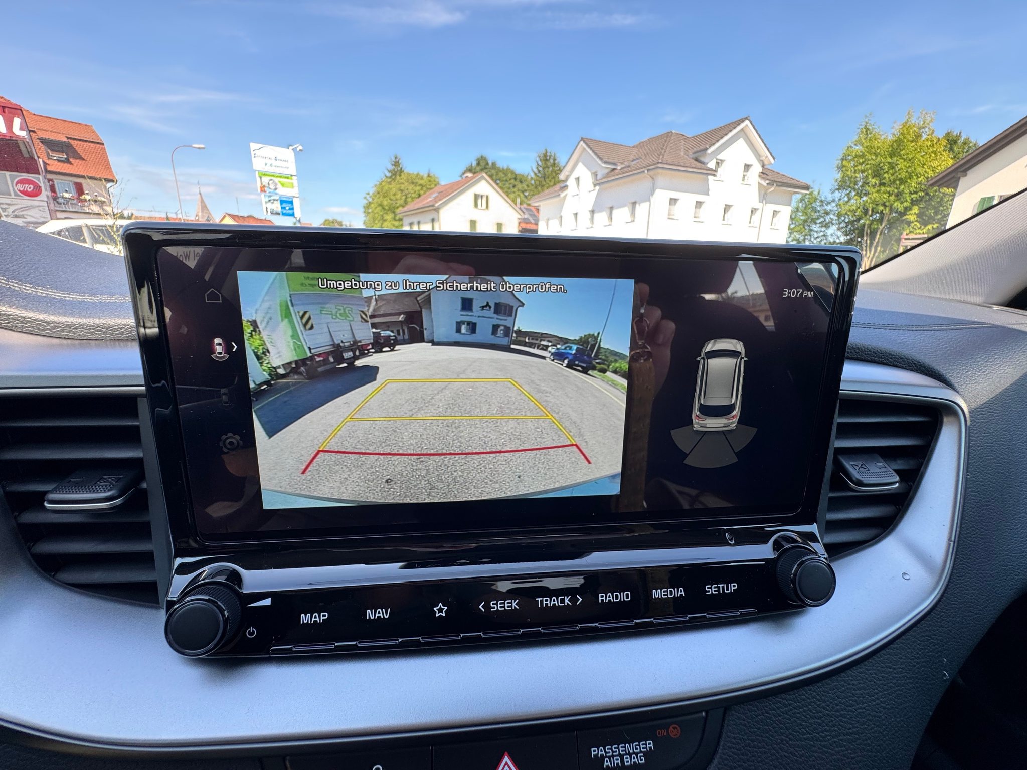 listing desktop thumbnail image 18